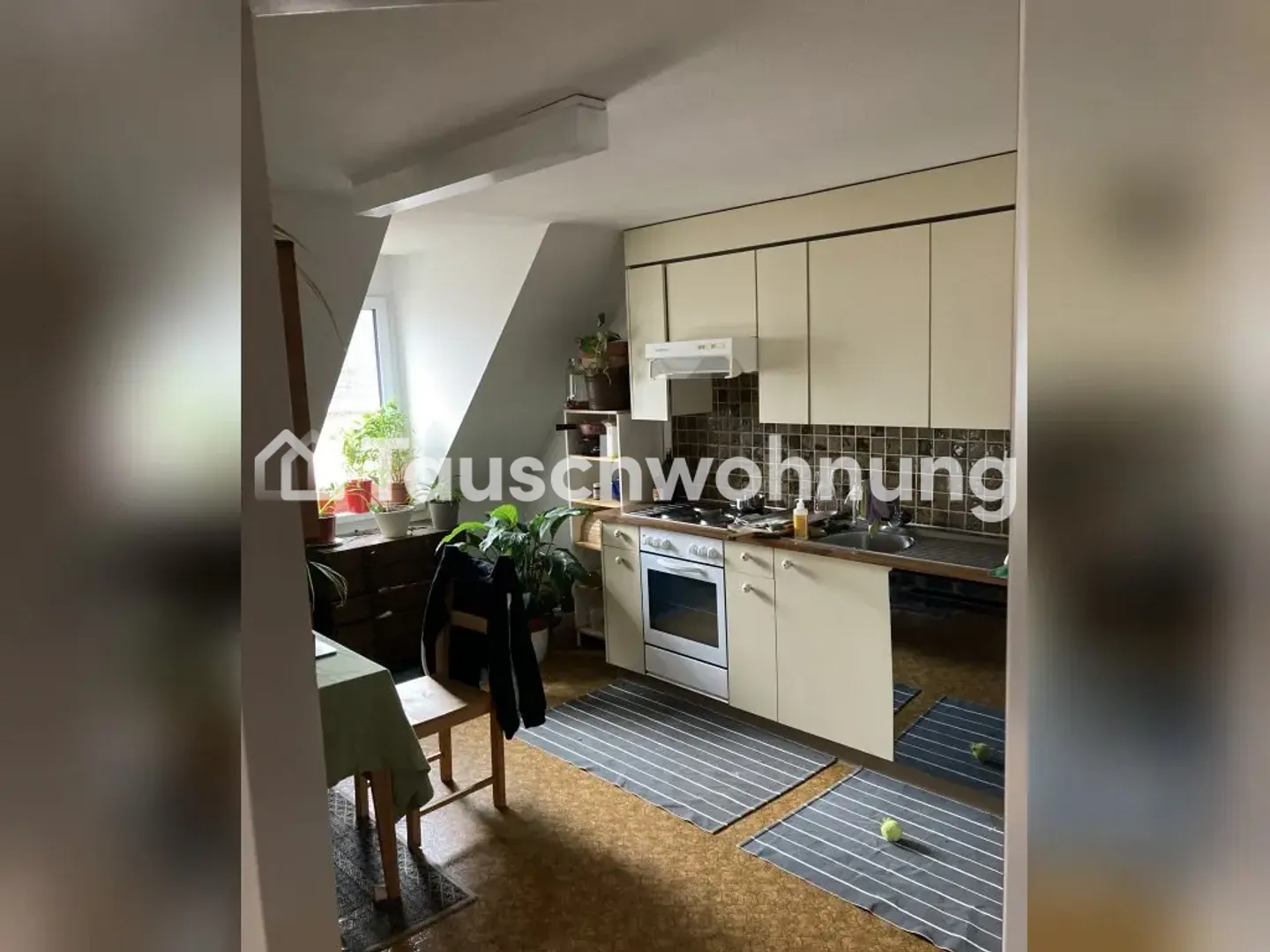 Appartement sous les combles à Wipkingen avec vue sur la ville et beaucoup de lumière ! - Photo 4 sur 5