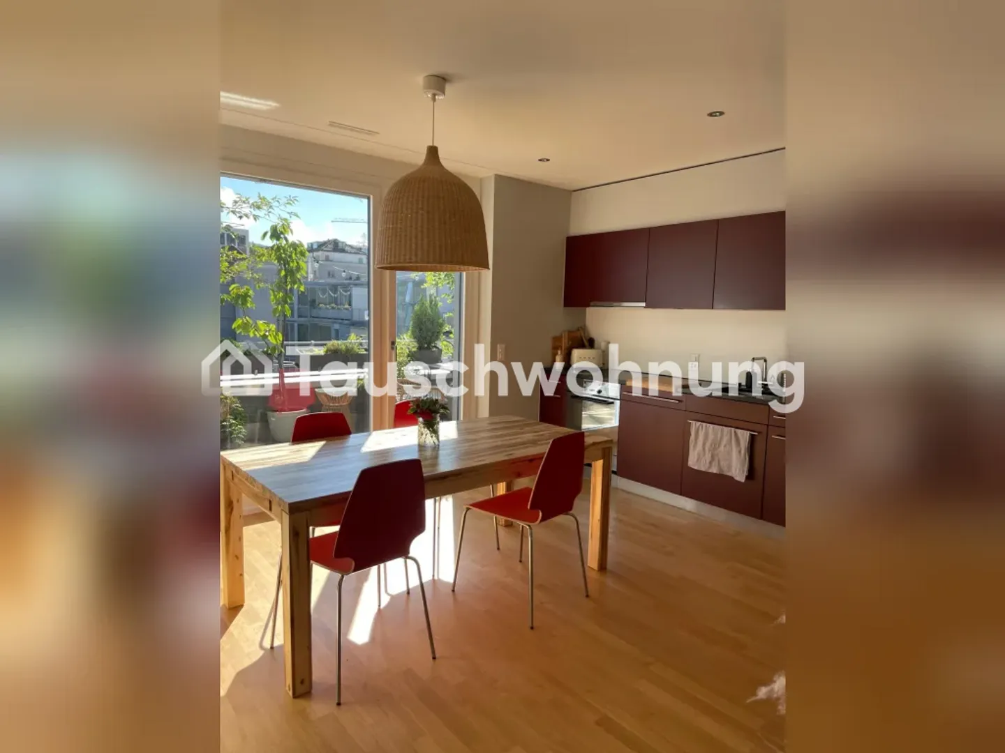 Exchange 1.5-room flat in Zurich, District 8 - Photo 4 of 10