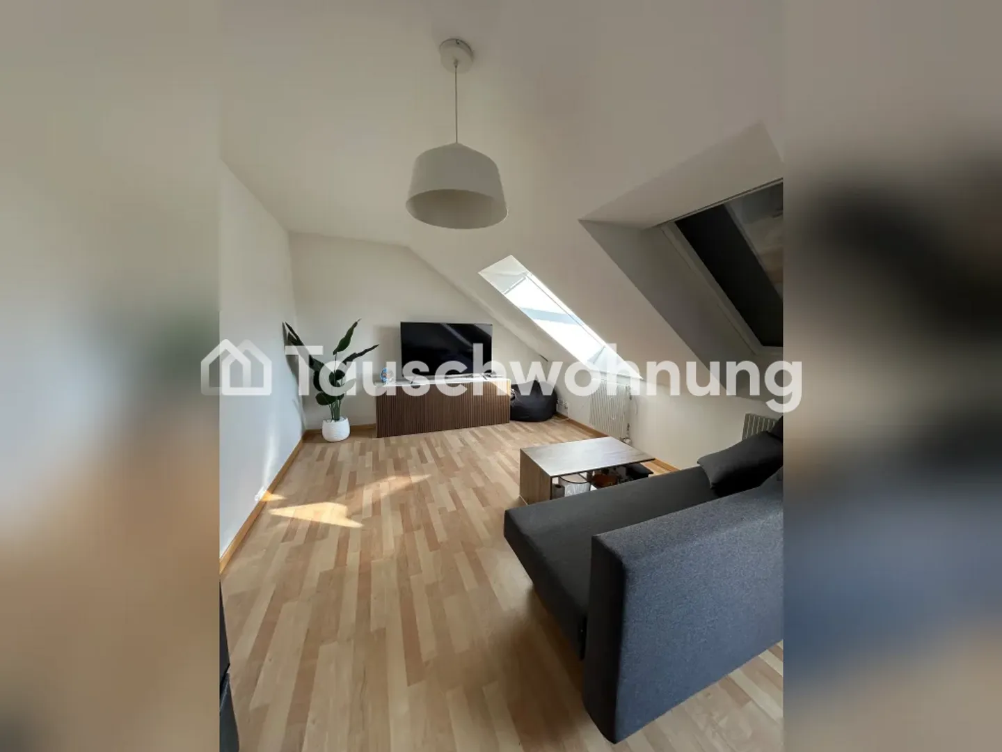 Charming 2.5-room apartment in Zurich, District 4 - Photo 1 of 10