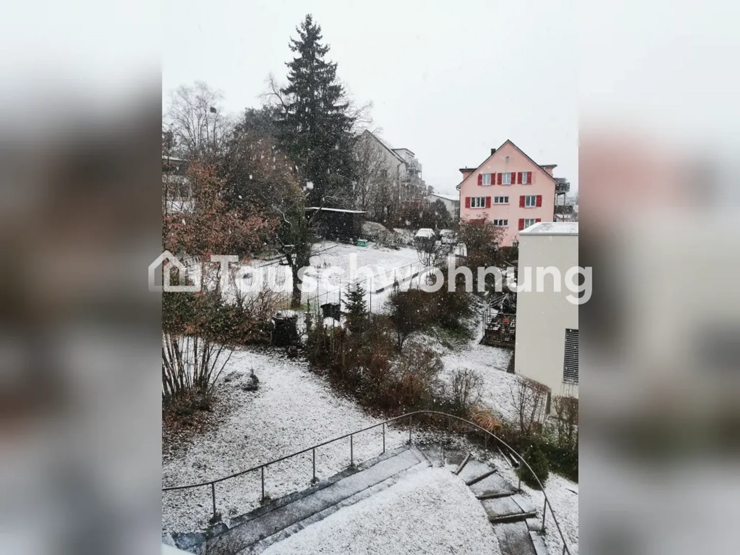 3.5 rooms, with large balcony and view over the city in Höngg - Photo 8 of 10