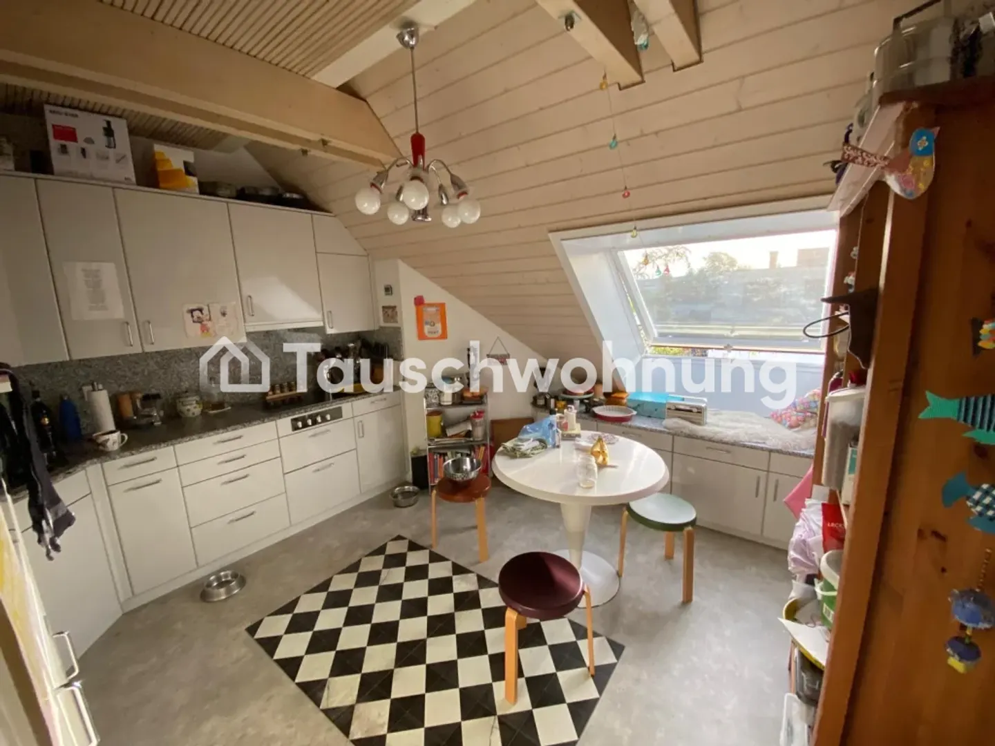 Geräumige Wohnung mit Terrasse - Foto 2 von 13