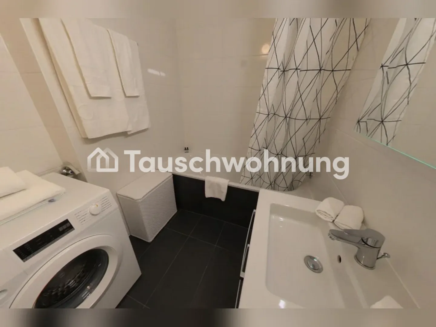 Spacious Apartment with River View - Photo 5 of 6