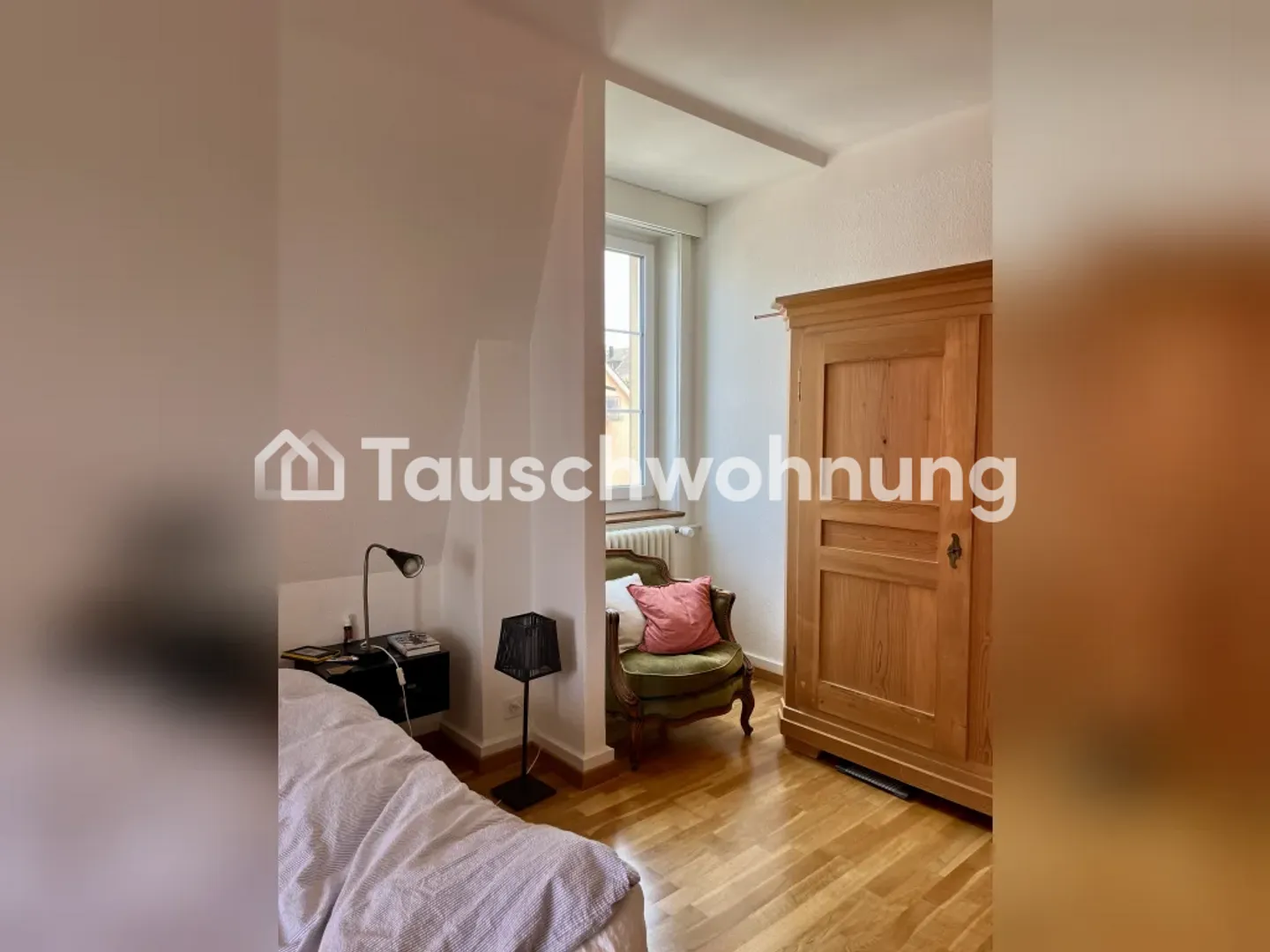 4-room apartment with balcony and unobstructed lake view - Photo 8 of 13