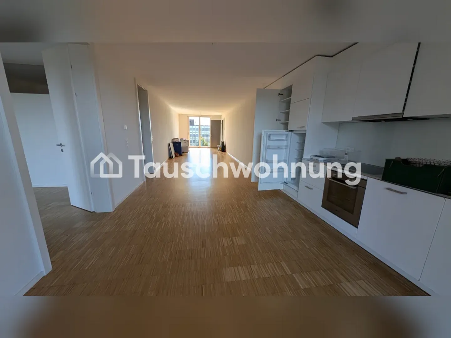 Charming Apartment Exchange - Photo 2 of 4