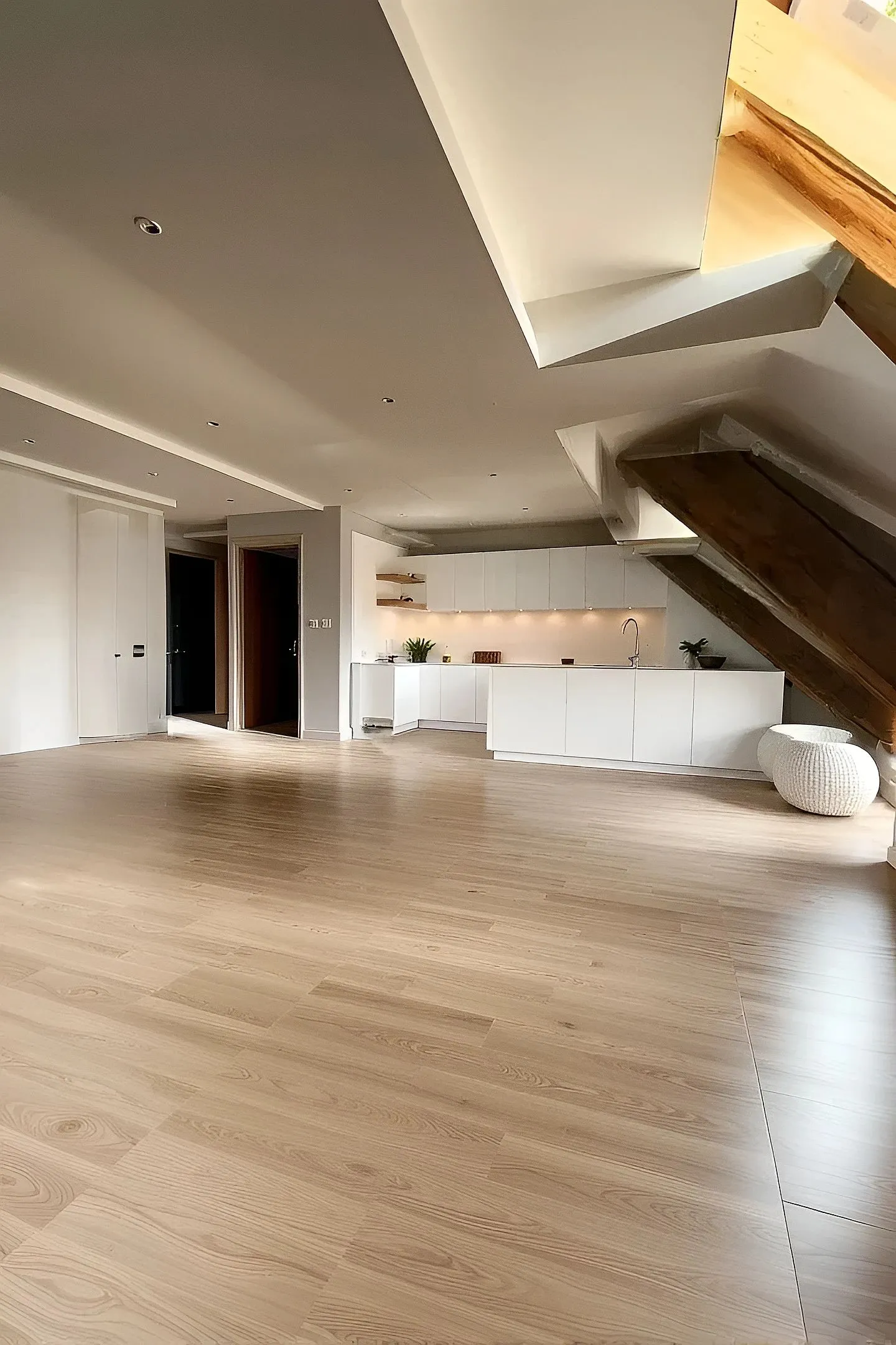 Charmante 3,5-Zimmer-Wohnung_Renoviert im historischen Herzen von Porrentruy - Foto 1 von 4