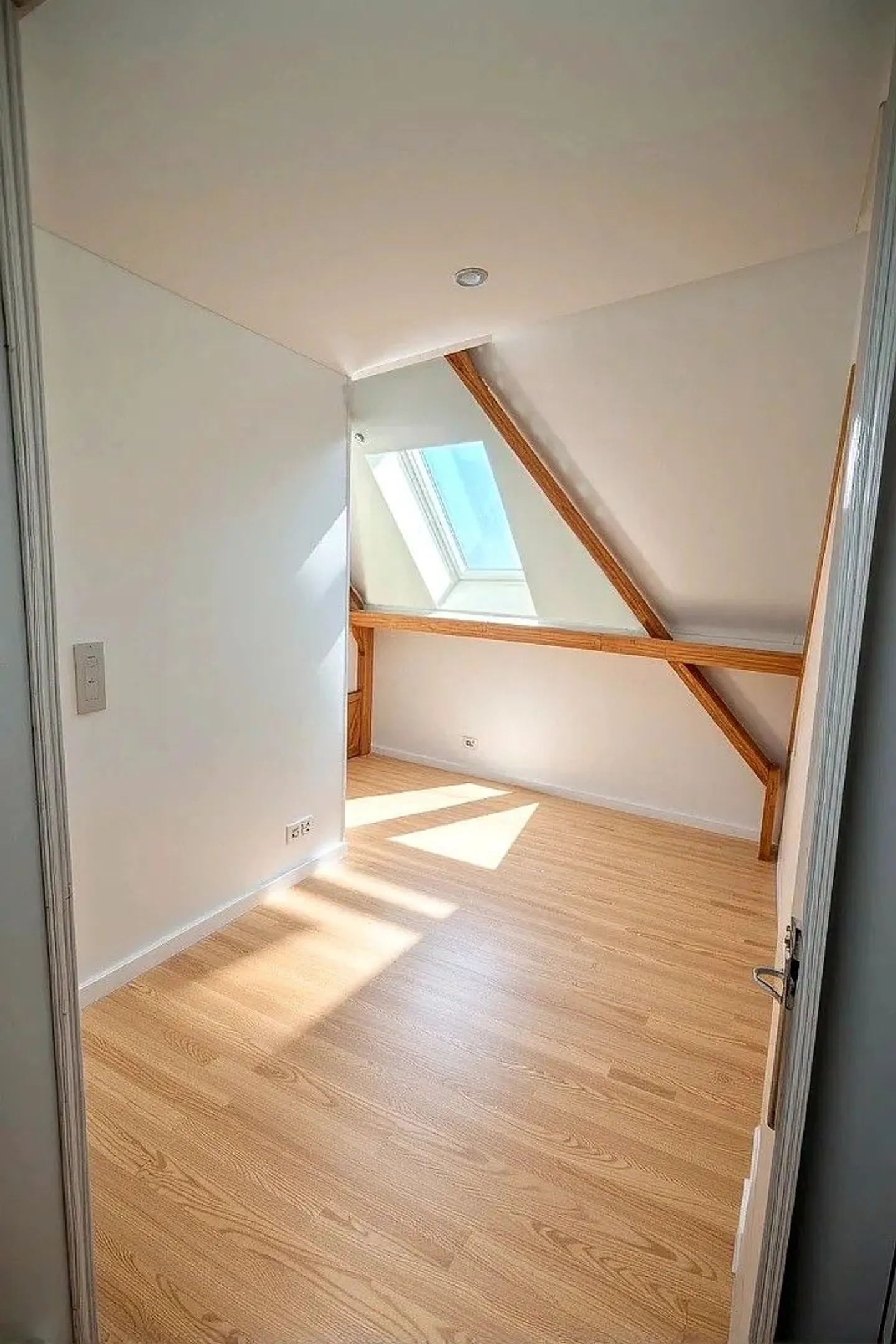 Charmante renovierte 3-Zimmer-Duplexwohnung im Stadtzentrum von Porrentruy - Foto 5 von 5