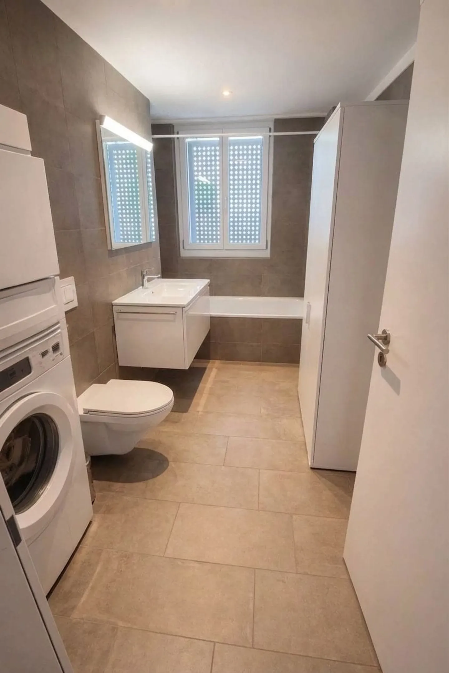 Helle 4.5-Zimmer-Wohnung mit Bergblick in Mollis mieten - Foto 8 di 9