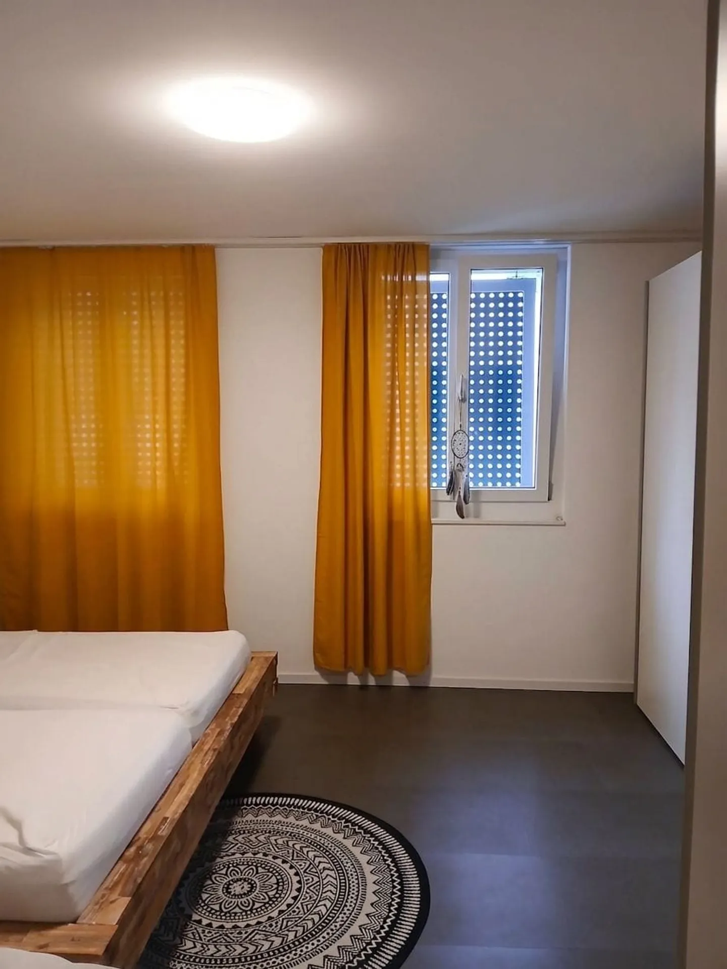 Helle 4.5-Zimmer-Wohnung mit Bergblick in Mollis mieten - Foto 3 di 9