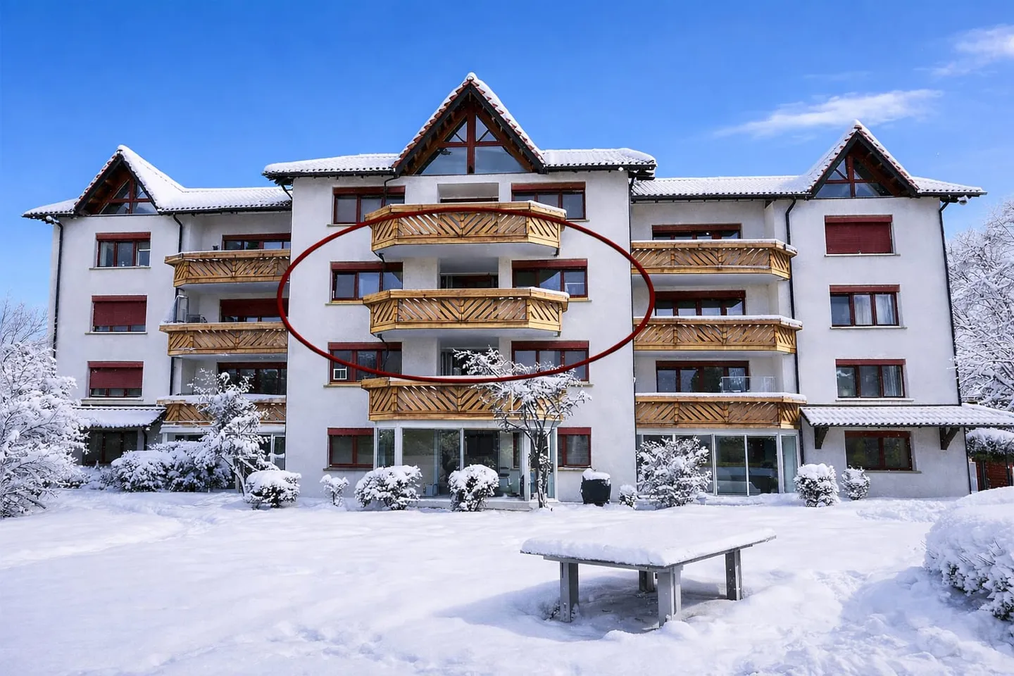 Appartement lumineux de 2½ pièces avec balcon à Einsiedeln à vendre - Photo 1 sur 5