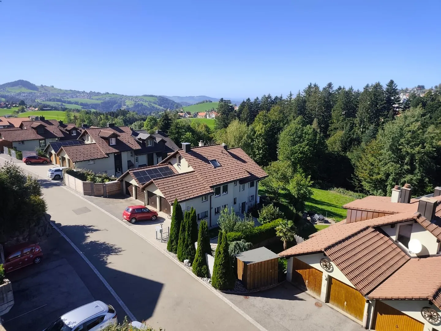 Appartement sous les toits lumineux de 3,5 pièces avec vue à Wald AR à louer - Photo 7 sur 8
