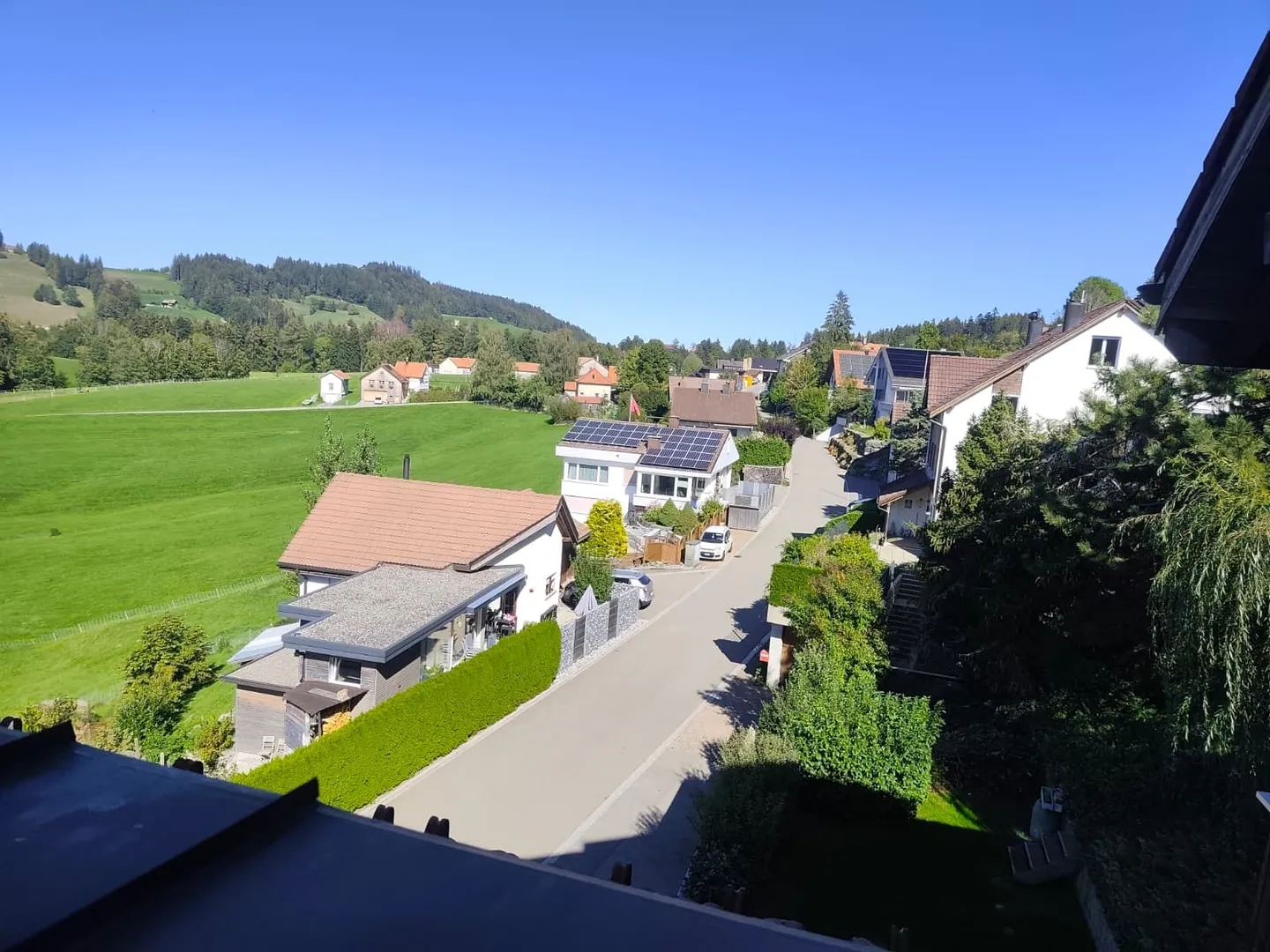 Appartement sous les toits lumineux de 3,5 pièces avec vue à Wald AR à louer - Photo 8 sur 8