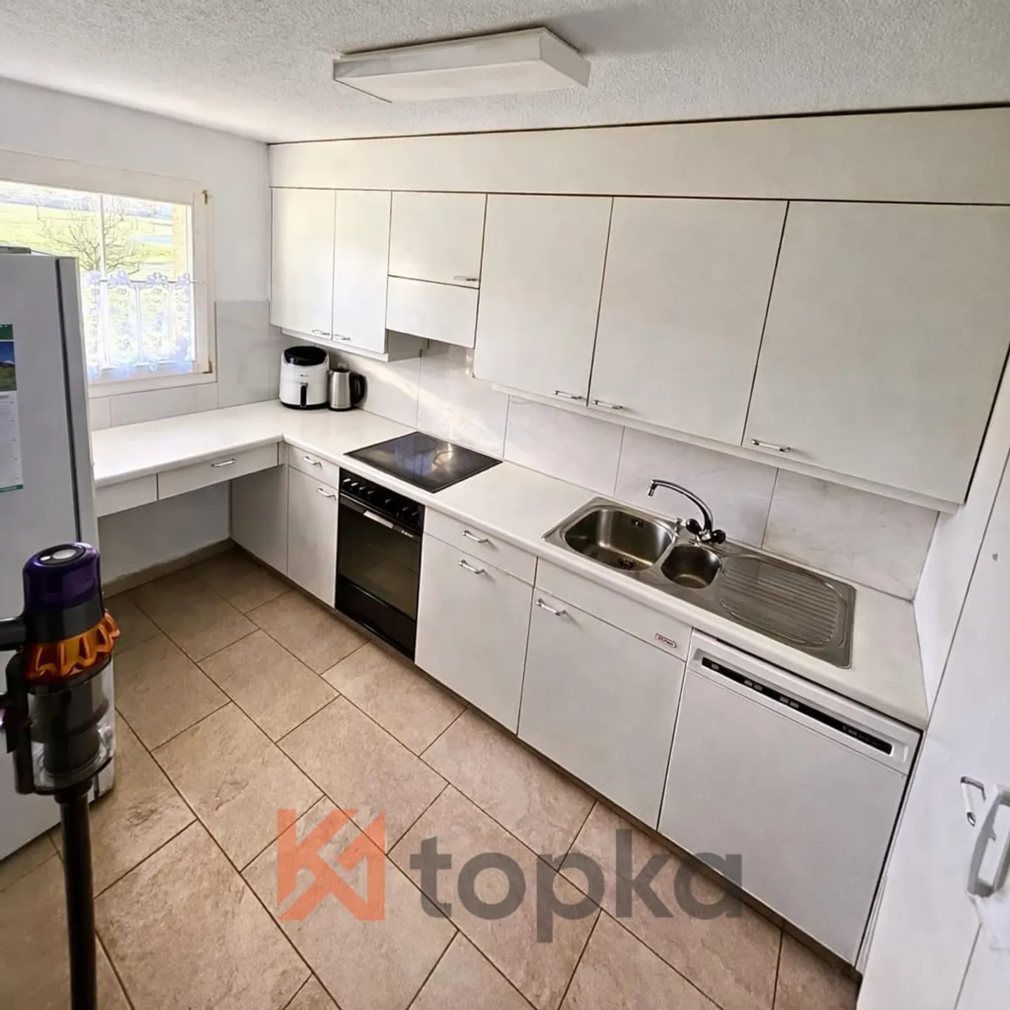 Luminoso appartamento mansardato di 4,5 locali con vista libera e posizione tranquilla a Ganterschwil - Foto 12 di 13