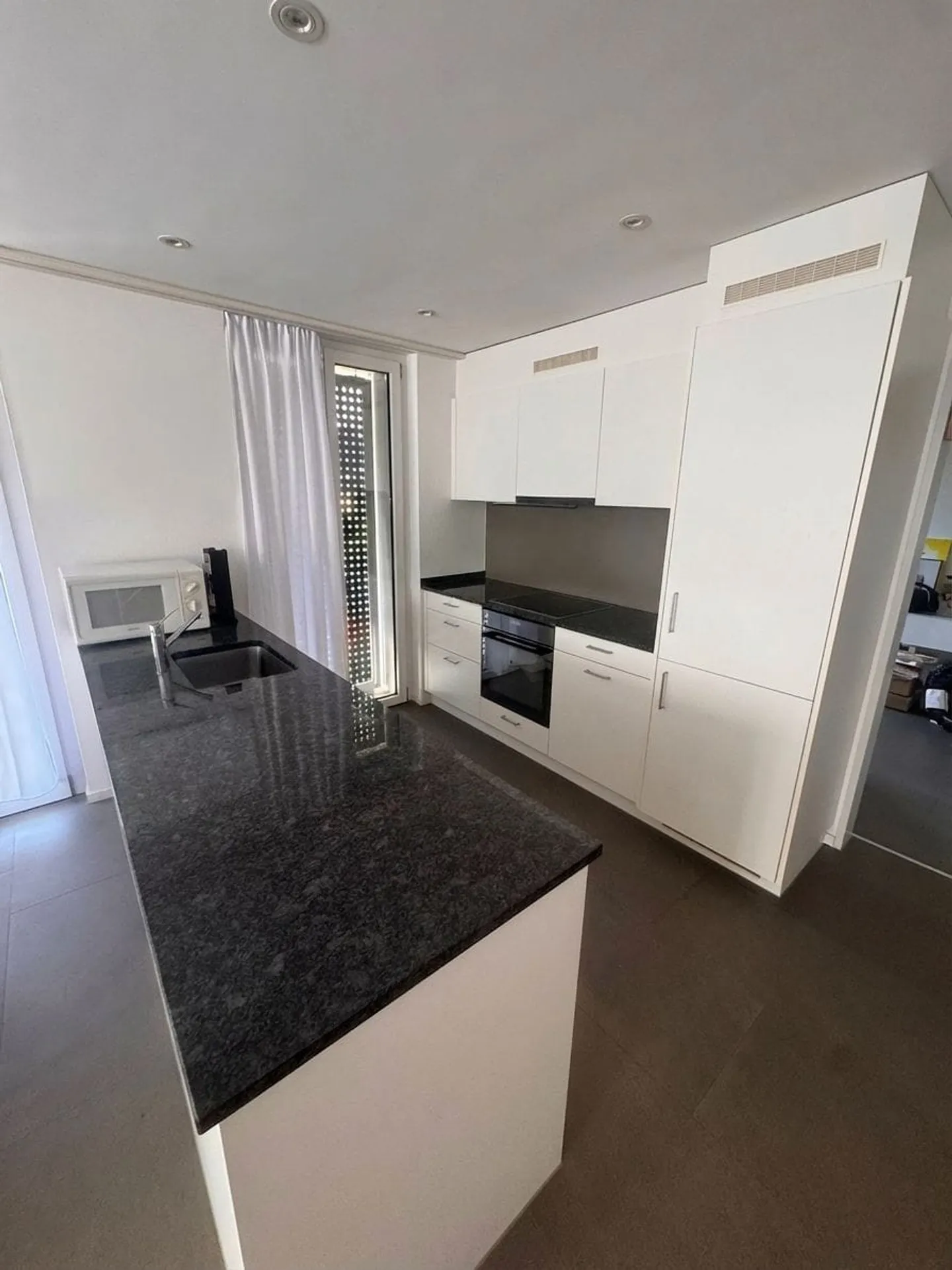 Helle 4.5-Zimmer-Wohnung mit Bergblick in Mollis mieten - Foto 2 di 9