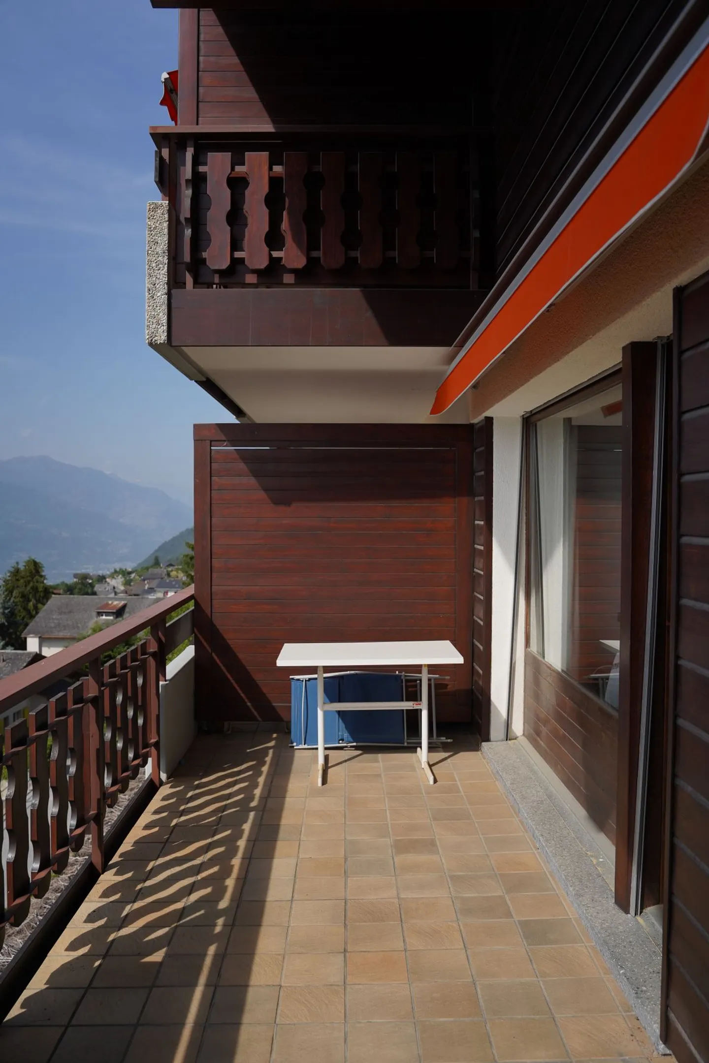Charmante 3,5-Zimmer-Wohnung mit atemberaubendem Blick auf die Alpen in Chermignon d'en Haut - Foto 3 von 13