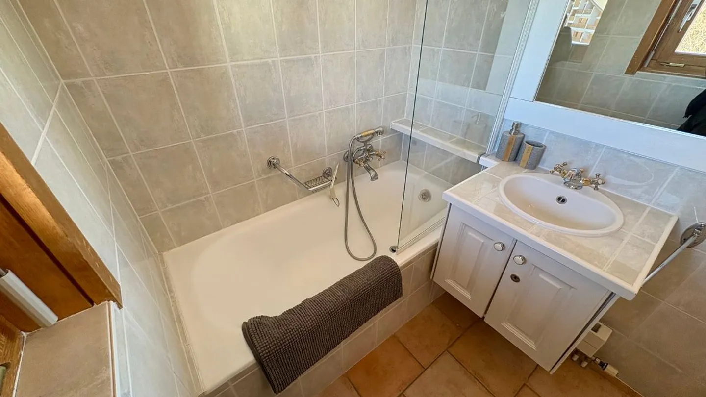 Charming 3.5 room duplex with direct access to the slopes and indoor parking - Photo 8 of 13