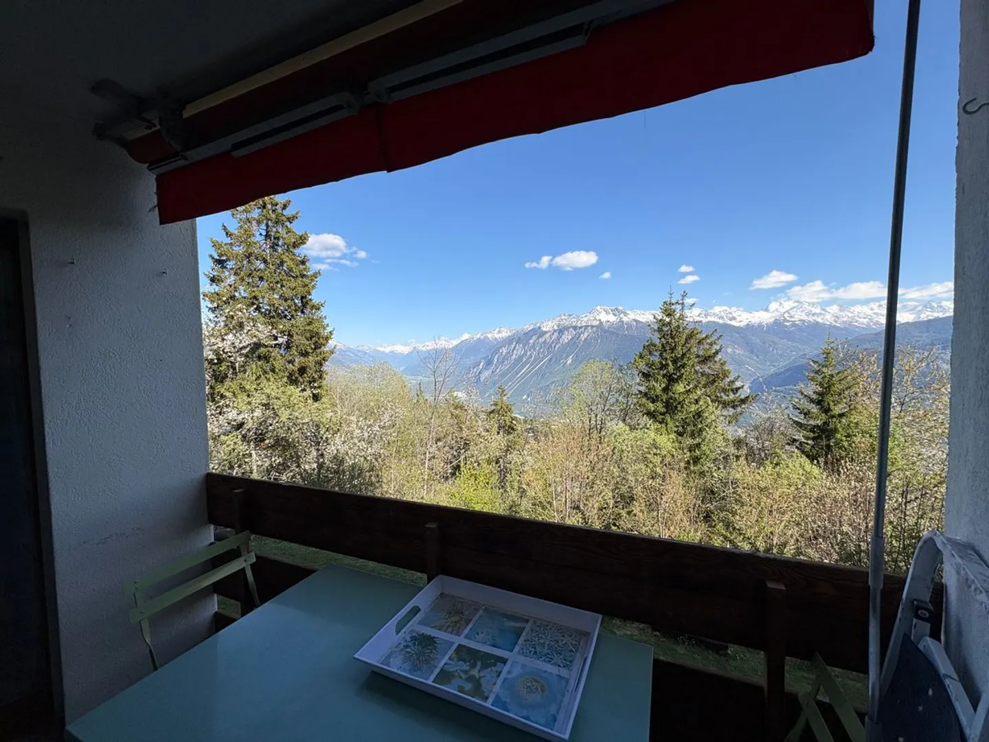 3.5 rooms with exceptional panoramic view, next to the funicular of Montana - Photo 1 of 13