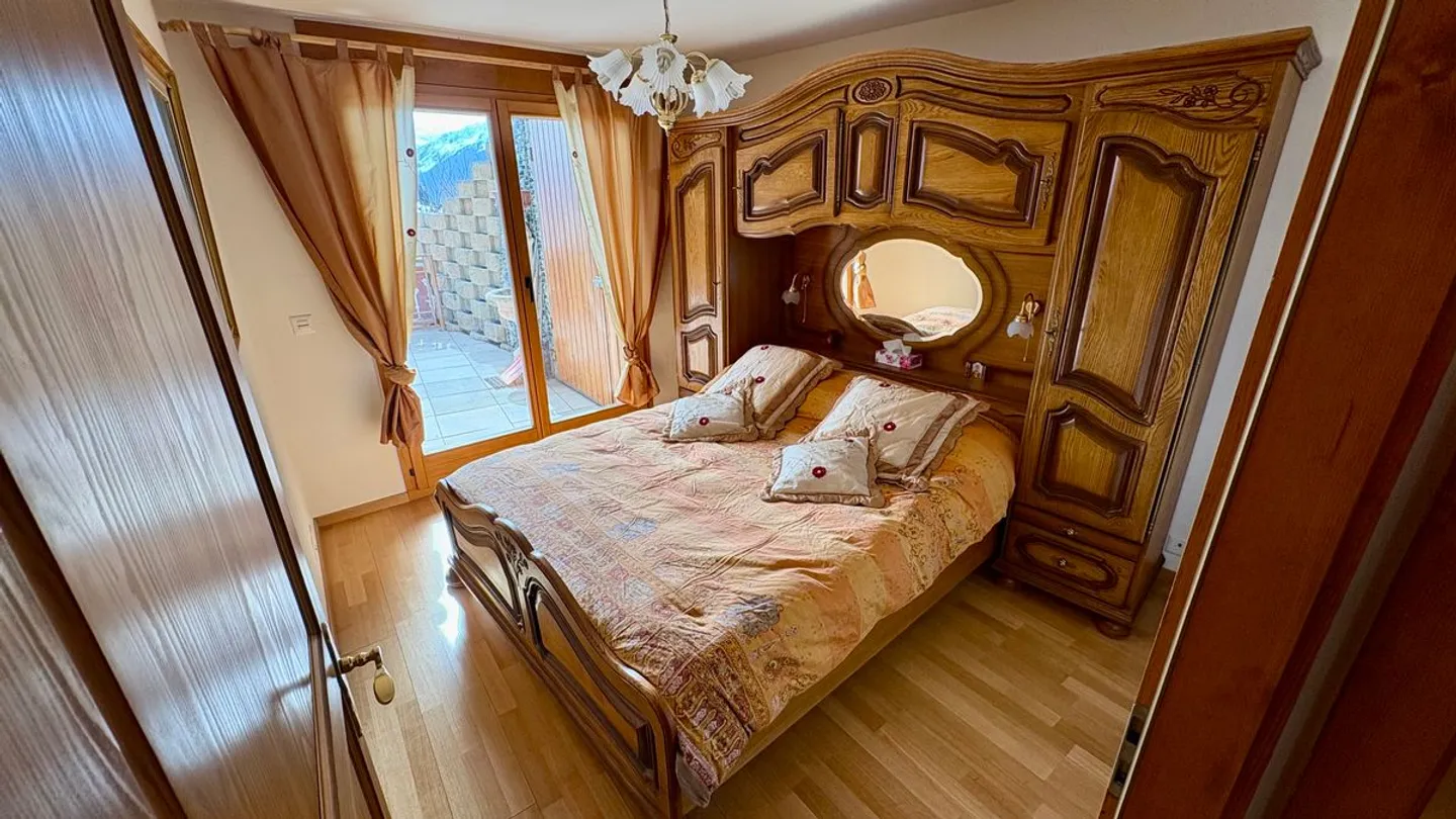 Eccezionale appartamento 3,5 locali con vista panoramica al piano giardino nel centro di Montana - Foto 9 di 13