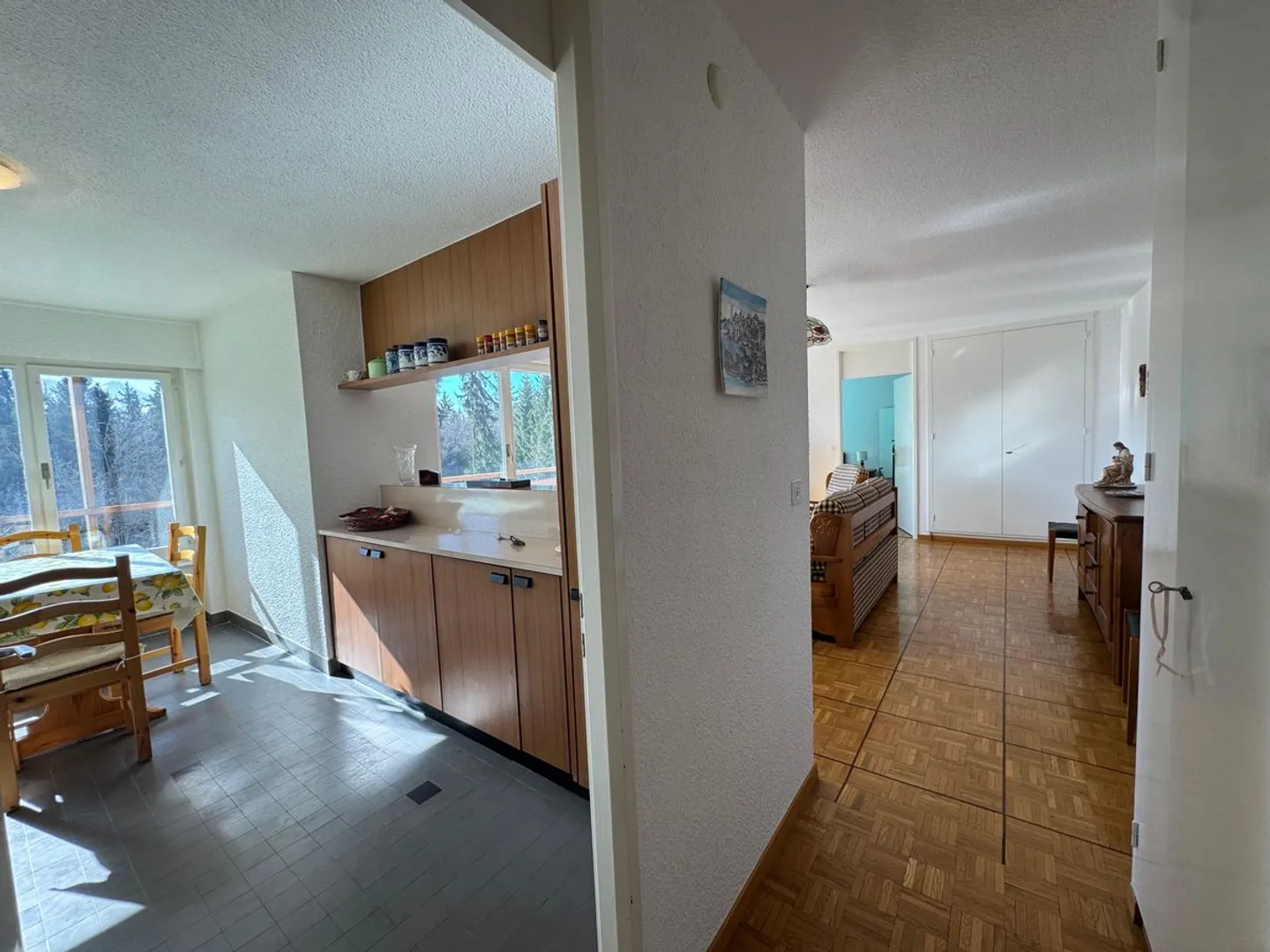 Spacious 2.5 room apartment for seasonal rent (April to November) - Photo 10 of 11