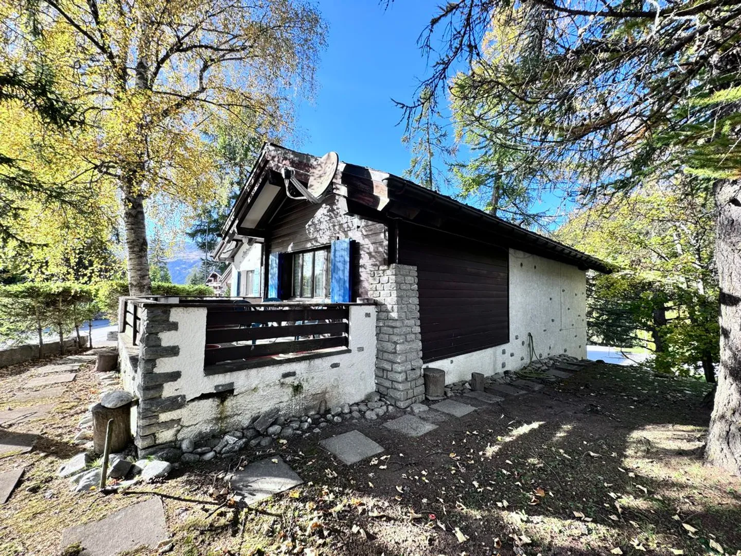 Chalet Eccezionale con Appartamento Indipendente a pochi passi dal Golf Ballesteros. / Ref. 1007-675 - Foto 1 di 13