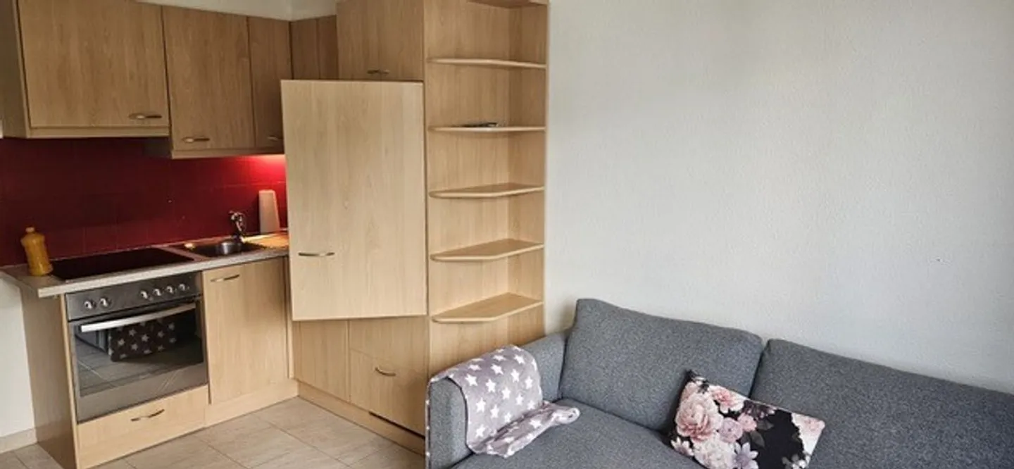 Studio ideale come pied-à-terre ad Aminona con vista panoramica - Foto 3 di 5