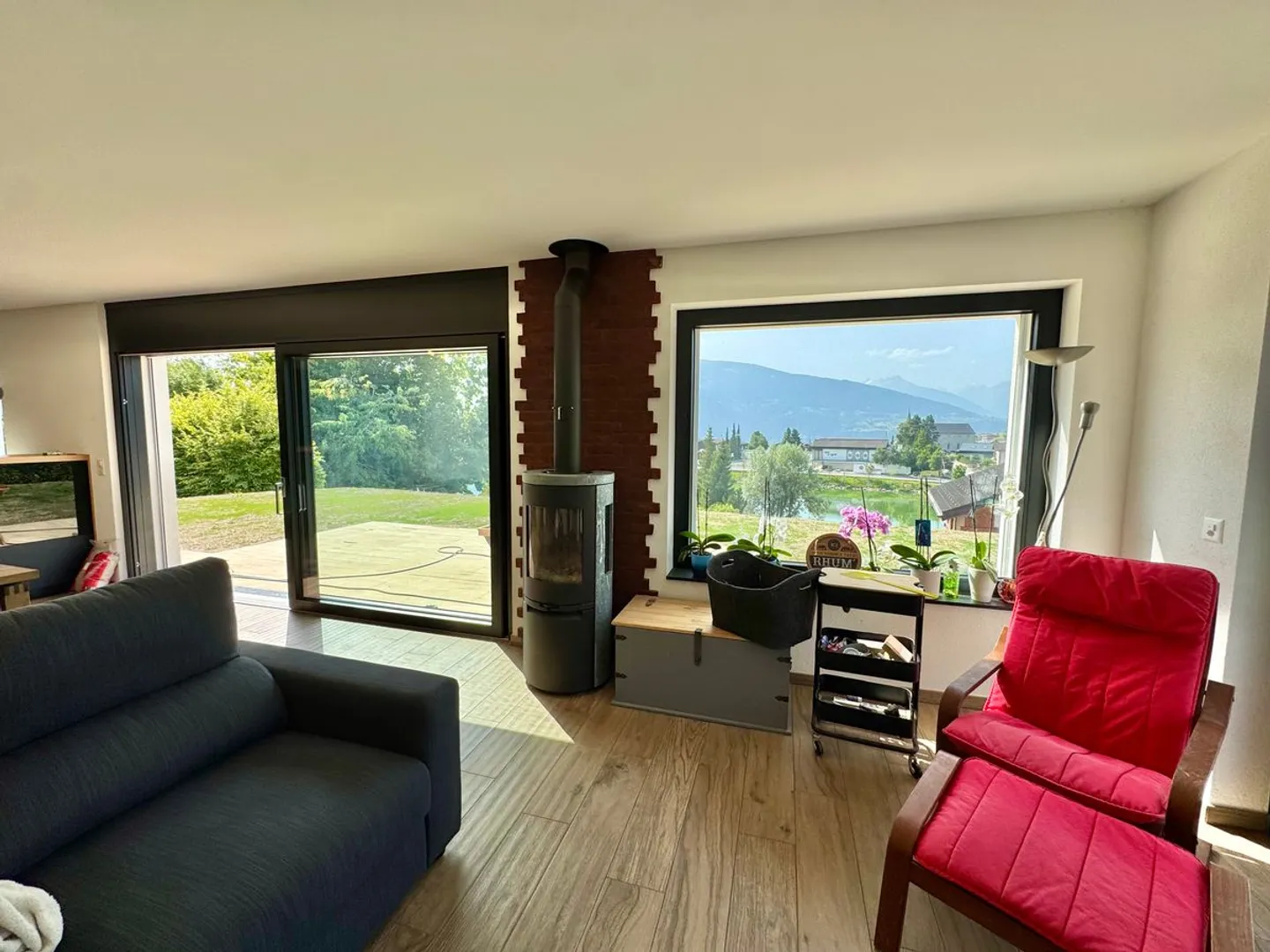 Casa nuova a Lens con giardino e vista panoramica sulle montagne e sul lago - Foto 3 di 13