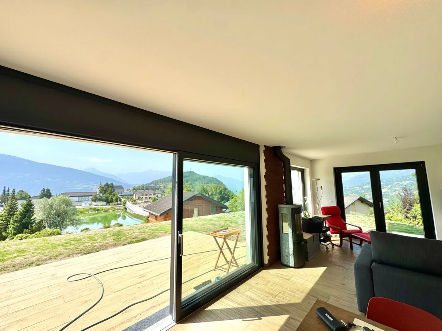 Casa nuova a Lens con giardino e vista panoramica sulle montagne e sul lago - Foto 4 di 13