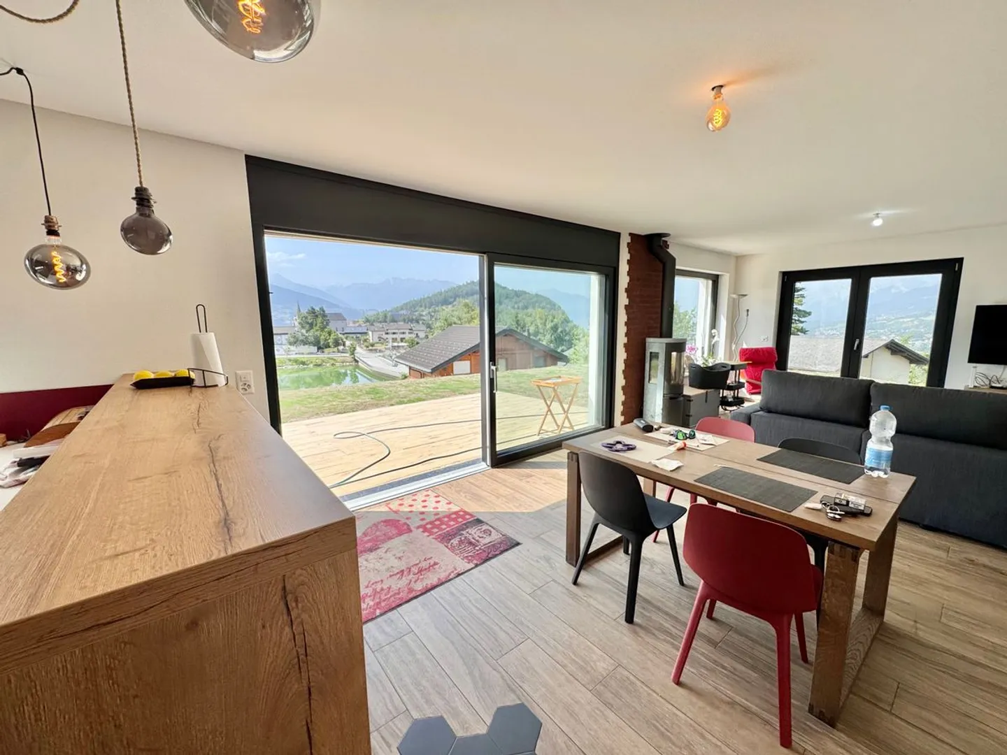 Casa nuova a Lens con giardino e vista panoramica sulle montagne e sul lago - Foto 1 di 13