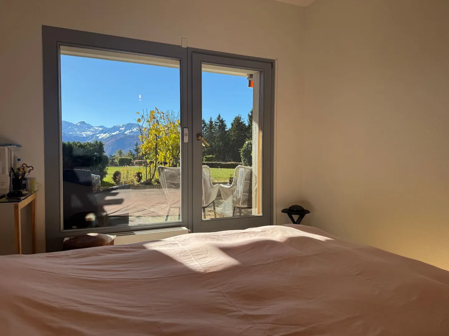 Charming 2.5 room renovated apartment with terrace and view of the Alps - Photo 13 of 13