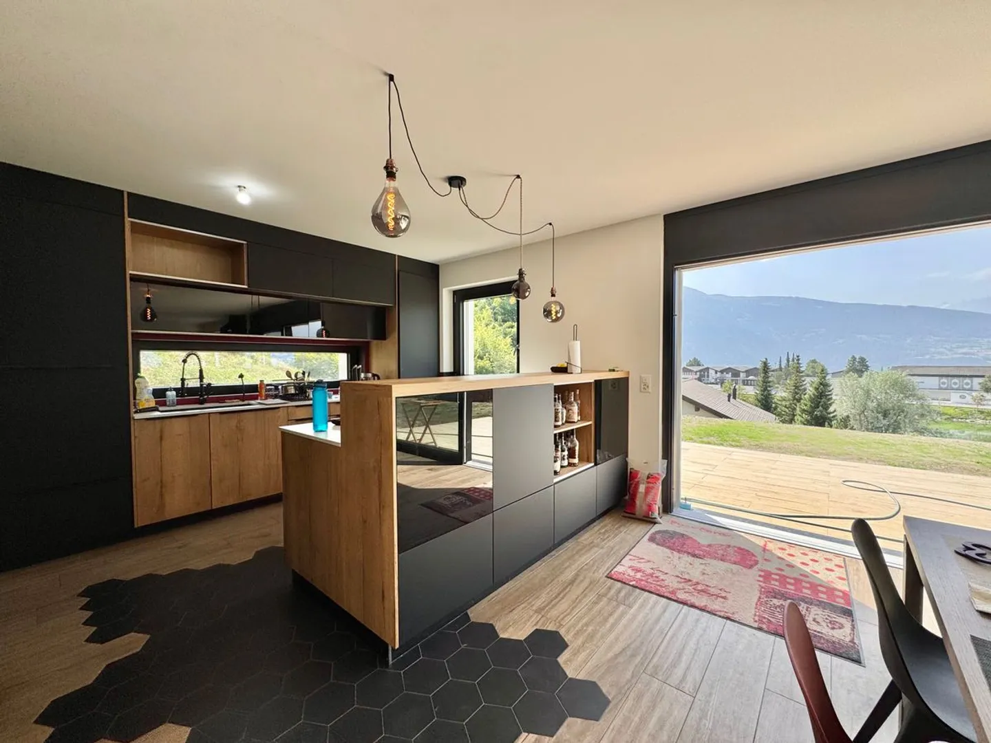 Casa nuova a Lens con giardino e vista panoramica sulle montagne e sul lago - Foto 8 di 13