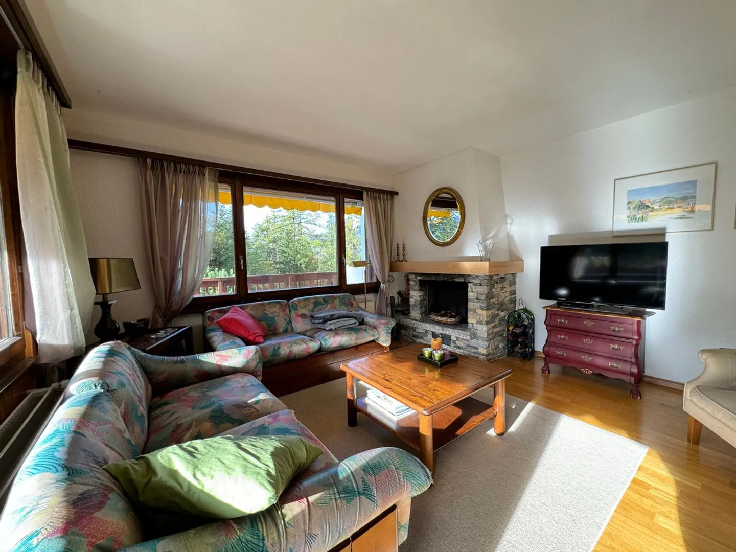 3.5-room apartment at the entrance of Crans in a residence with swimming pool - Photo 2 of 13