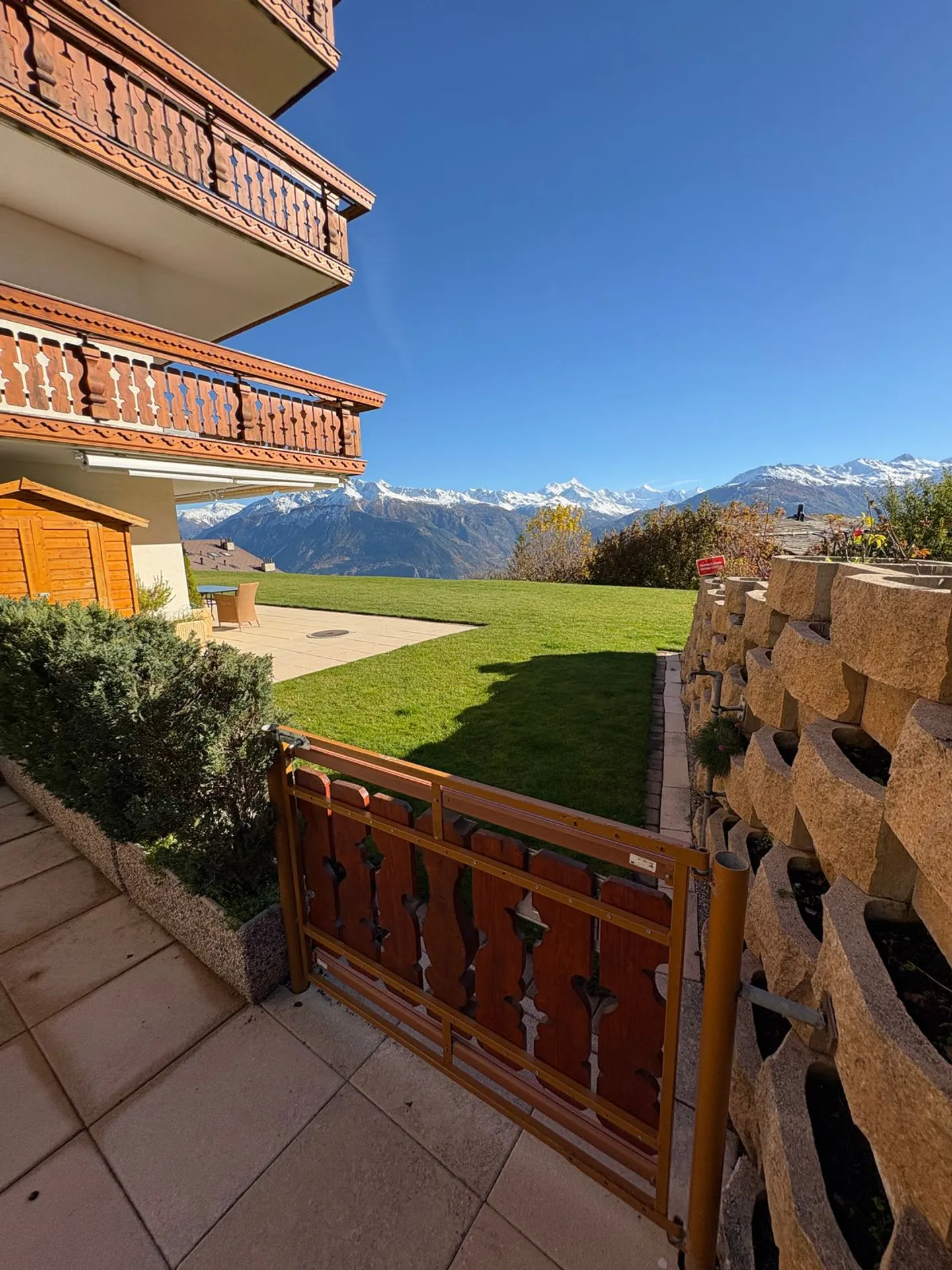 Exceptionnel 3,5 pièces avec vue panoramique au rez-de jardin au centre de Montana - Photo 1 sur 13