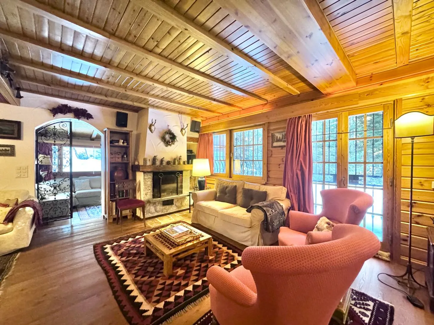 Chalet tipico circondato dalla natura, a pochi minuti dal cuore di Crans, offre pace e serenità / Ref. 1007-677 - Foto 4 di 13