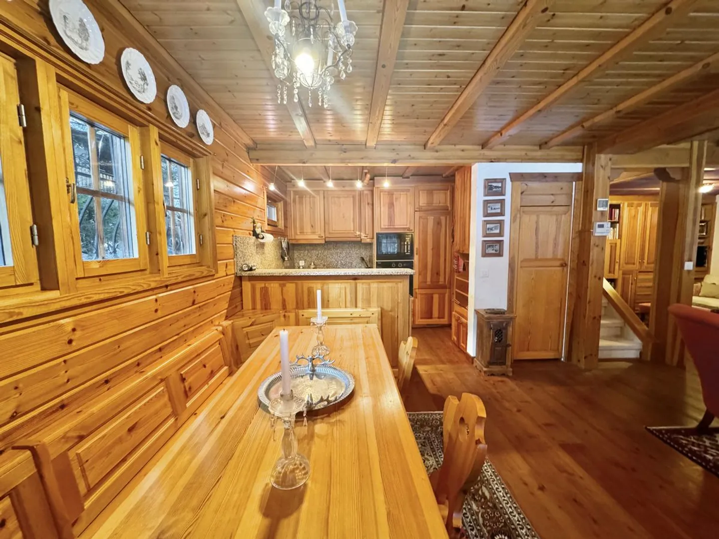 Chalet tipico circondato dalla natura, a pochi minuti dal cuore di Crans, offre pace e serenità / Ref. 1007-677 - Foto 7 di 13