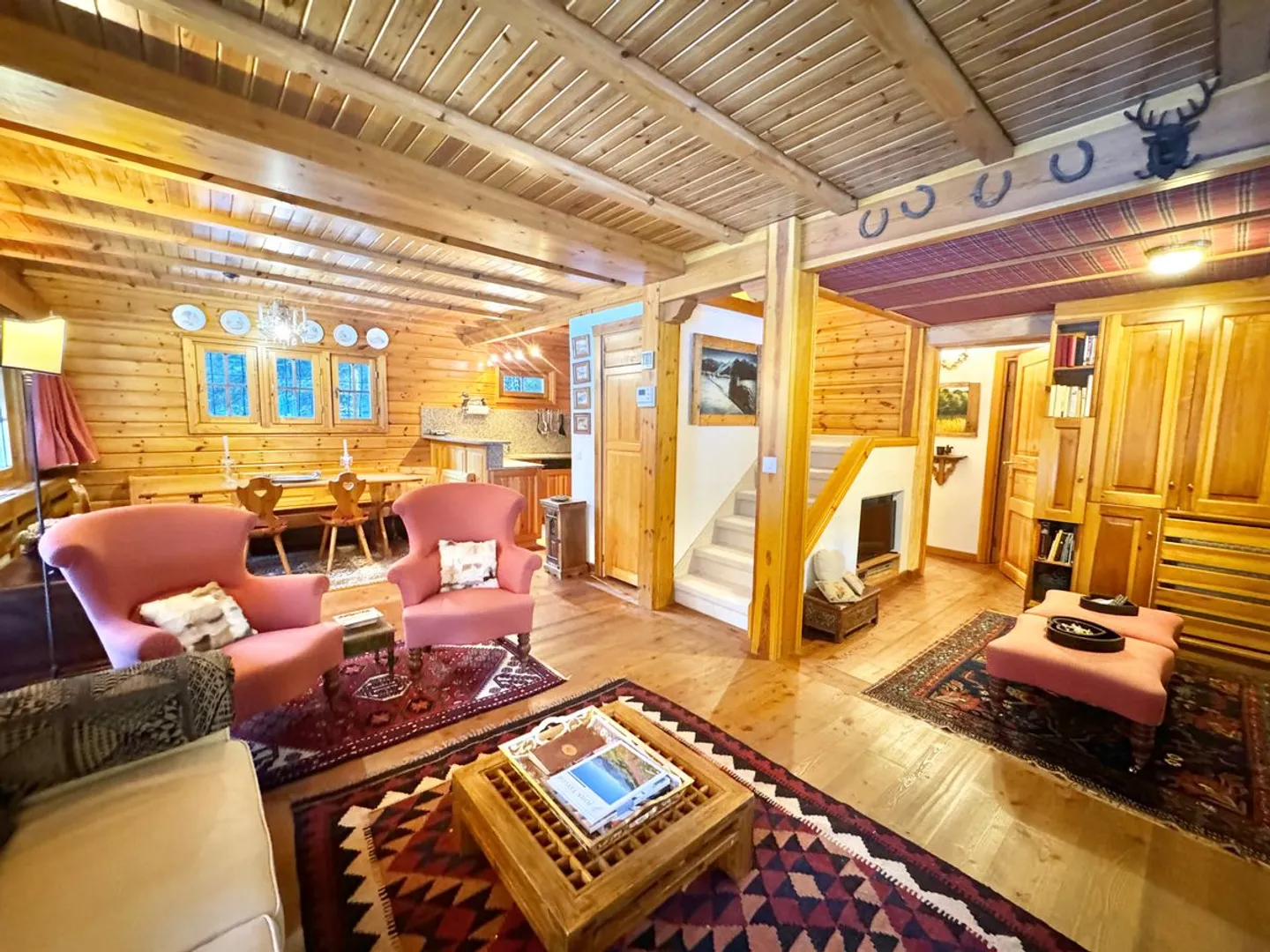 Chalet tipico circondato dalla natura, a pochi minuti dal cuore di Crans, offre pace e serenità / Ref. 1007-677 - Foto 10 di 13