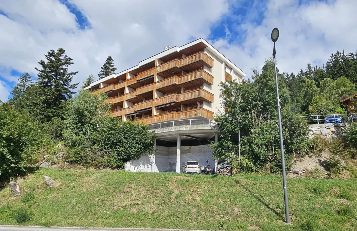 Appartamento 2.5 in SI a due passi dal centro di Crans - luminoso con bella vista e giardino - Foto 10 di 11