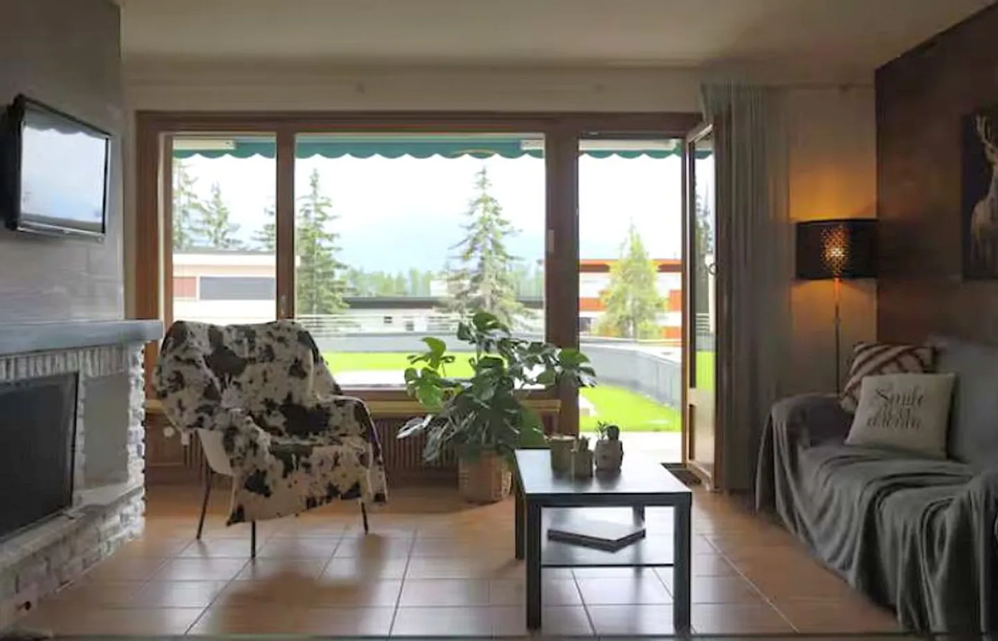 Appartamento 2.5 in SI a due passi dal centro di Crans - luminoso con bella vista e giardino - Foto 2 di 11