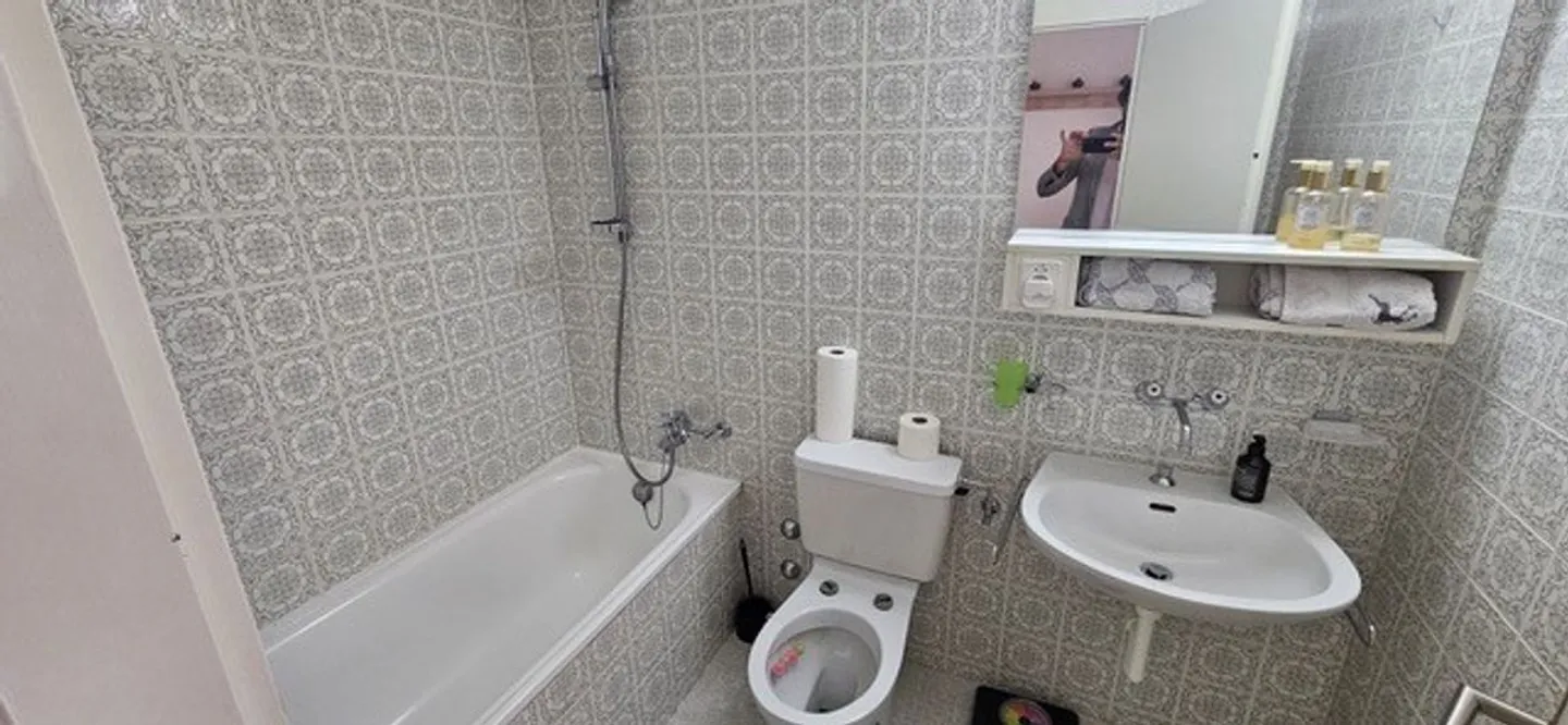 Studio ideale come pied-à-terre ad Aminona con vista panoramica - Foto 5 di 5