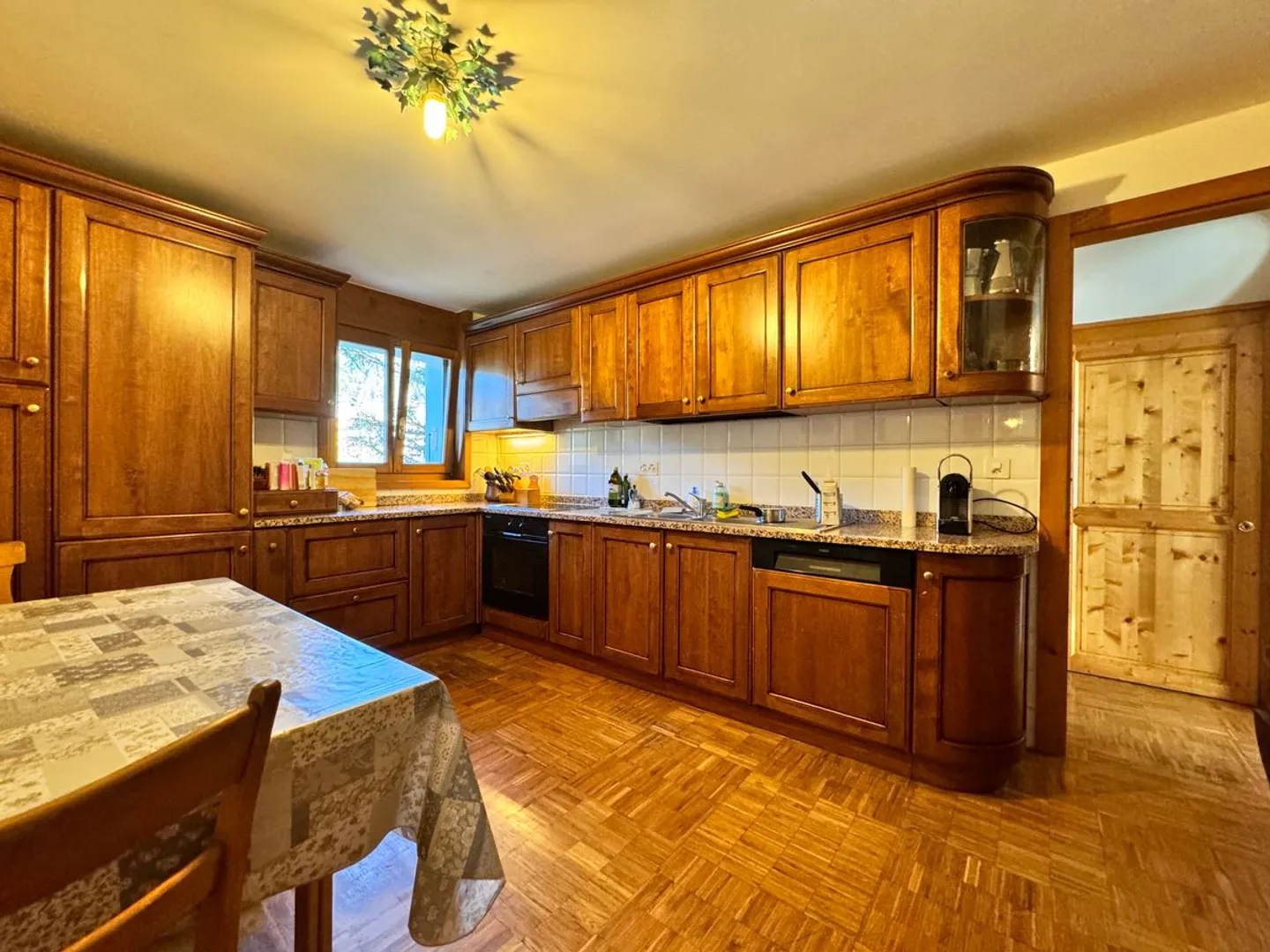 Chalet Eccezionale con Appartamento Indipendente a pochi passi dal Golf Ballesteros. / Ref. 1007-675 - Foto 8 di 13