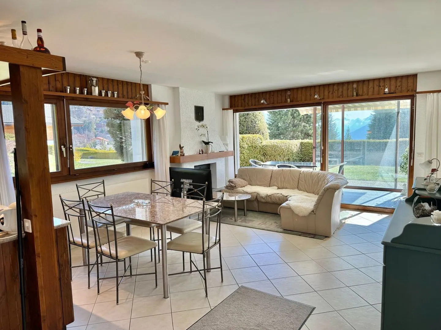 Bell'appartamento con giardino di 3,5 stanze vicino alla fermata della funicolare di Blûche / Ref. 1007-684 - Foto 4 di 9