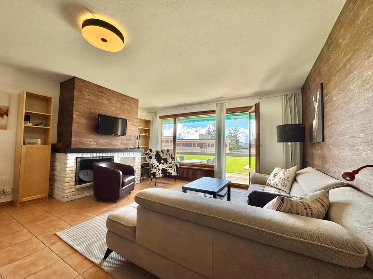 2,5-Zimmer-Wohnung in SI nur wenige Schritte vom Zentrum von Crans - hell mit schönem Blick und Garten - Foto 1 von 13