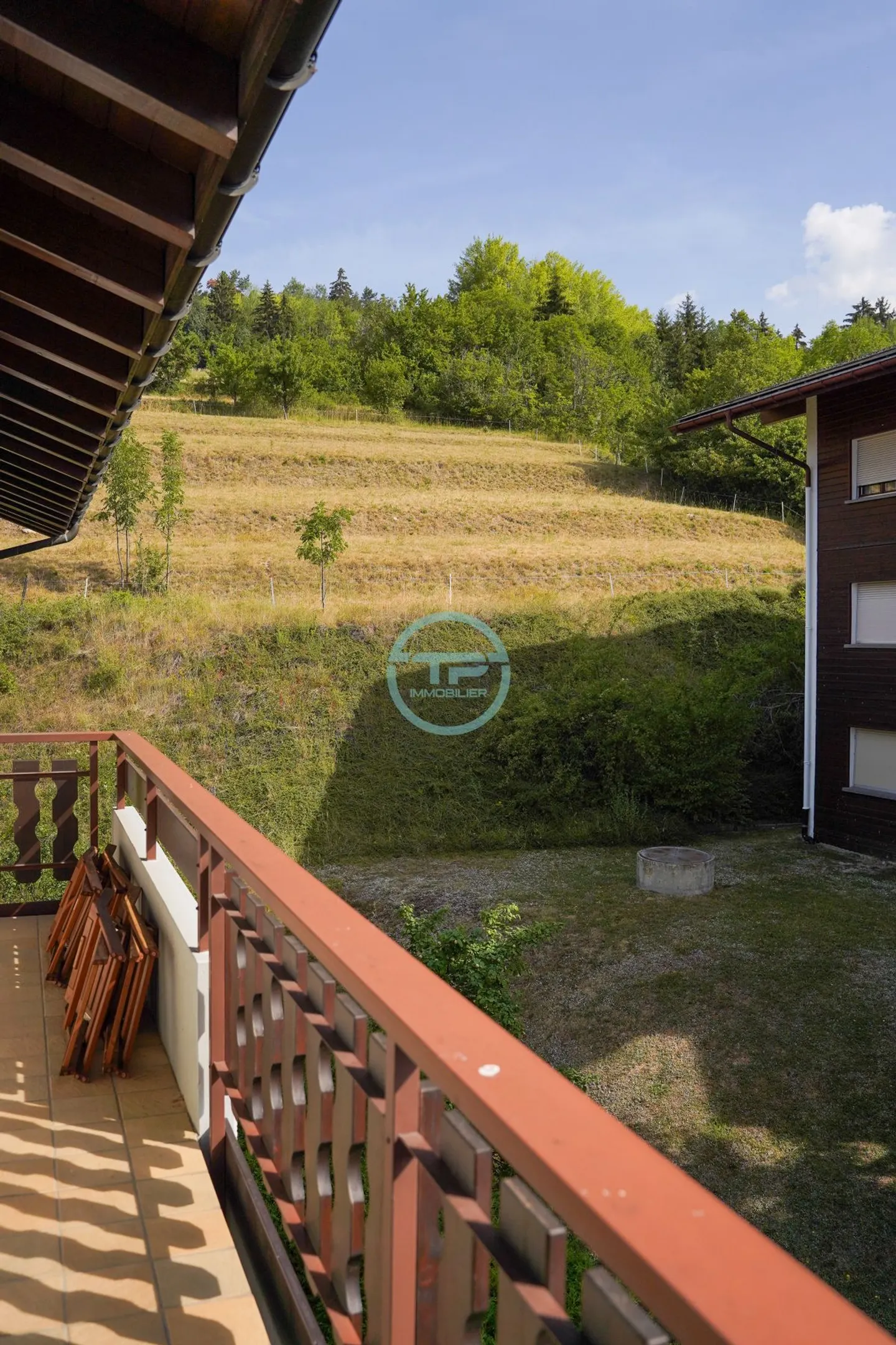 CHARMANTE WOHNUNG MIT 3,5 ZIMMERN UND UNVERBAUBAREM BLICK AUF DIE ALPEN IN CHERMIGNON D'EN HAUT - Foto 8 von 13