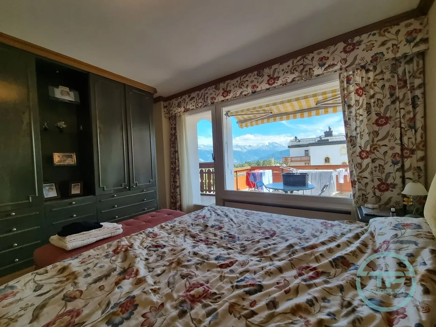 Magnificent apartment in the center of Crans with stunning views - Photo 11 of 13
