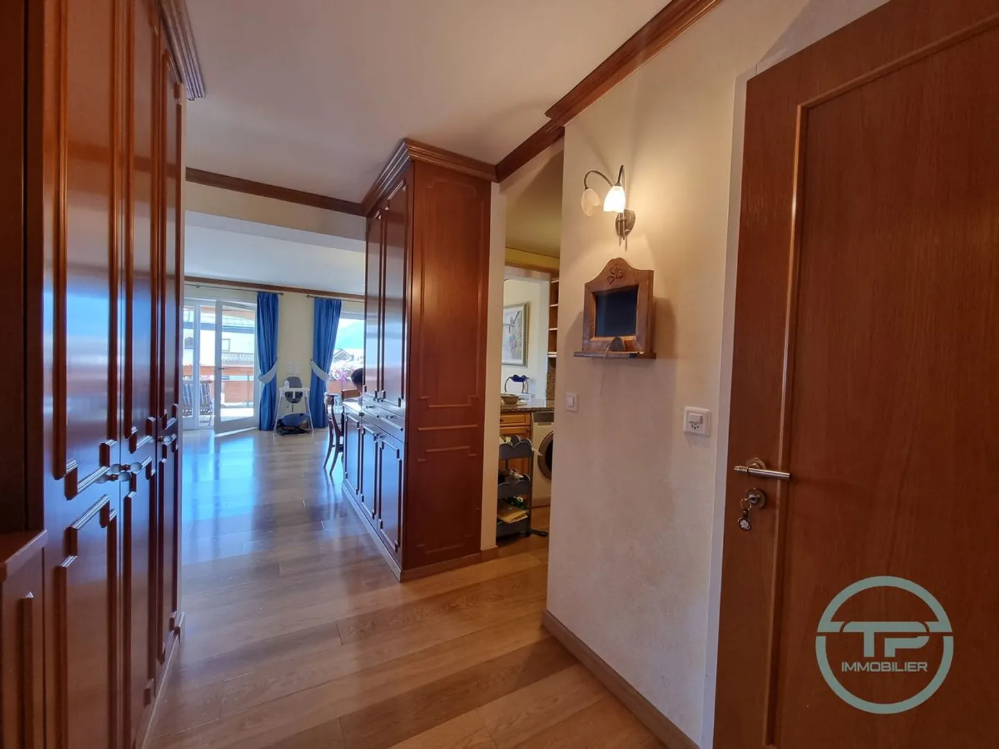 Magnificent apartment in the center of Crans with stunning views - Photo 8 of 13
