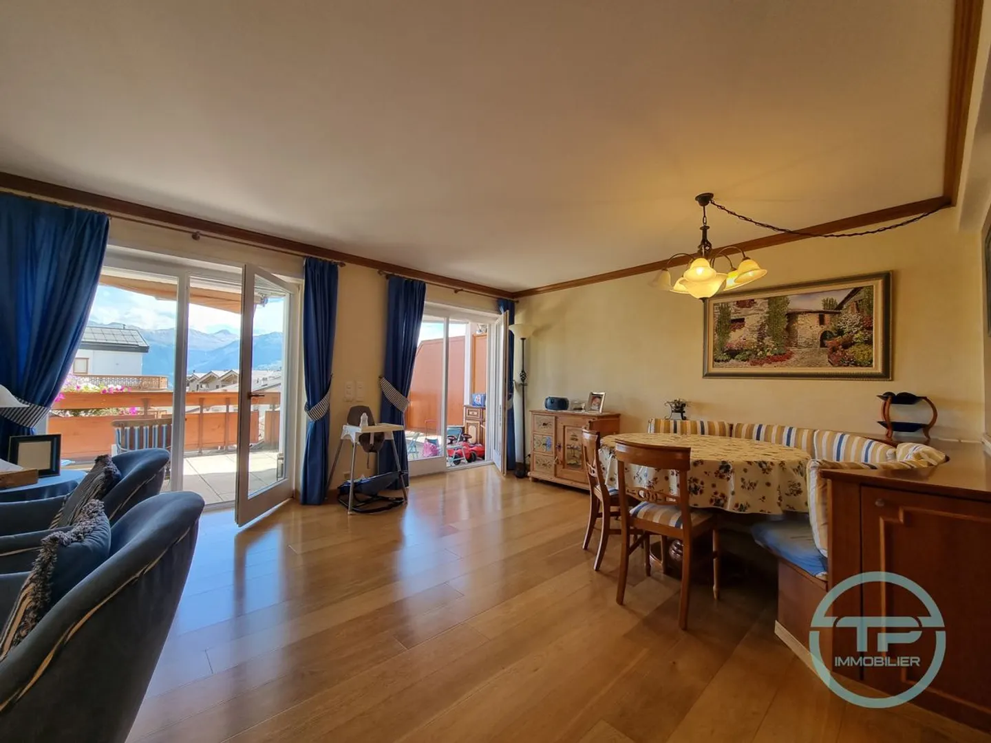 Magnificent apartment in the center of Crans with stunning views - Photo 7 of 13
