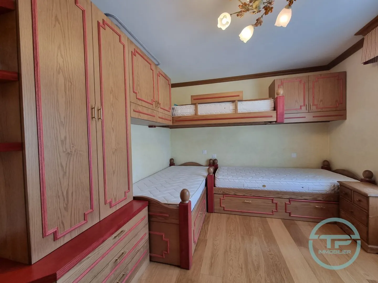 Magnificent apartment in the center of Crans with stunning views - Photo 13 of 13
