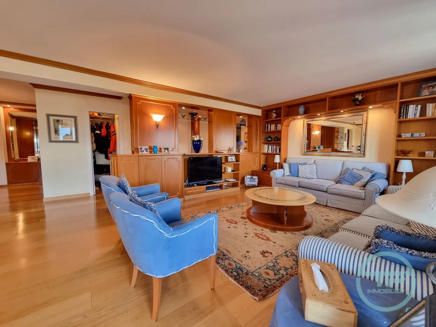 Magnificent apartment in the center of Crans with stunning views - Photo 5 of 13