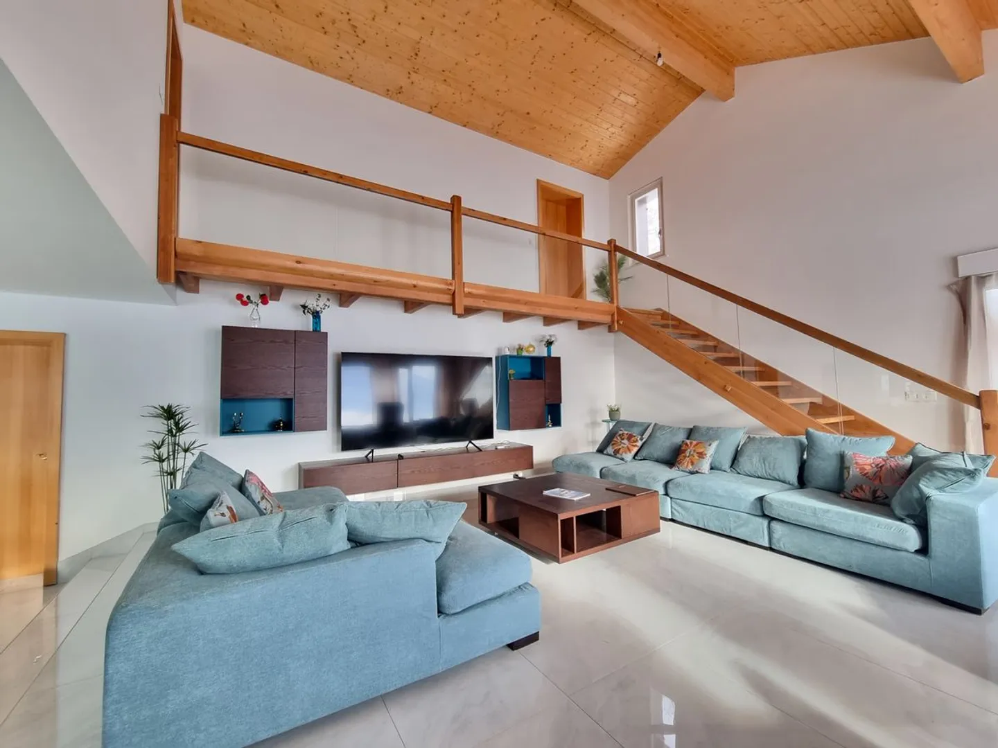 Casa completamente ristrutturata a Bluche - Solo 10 minuti in auto da Crans-Montana / Ref. 1007-652 - Foto 3 di 13