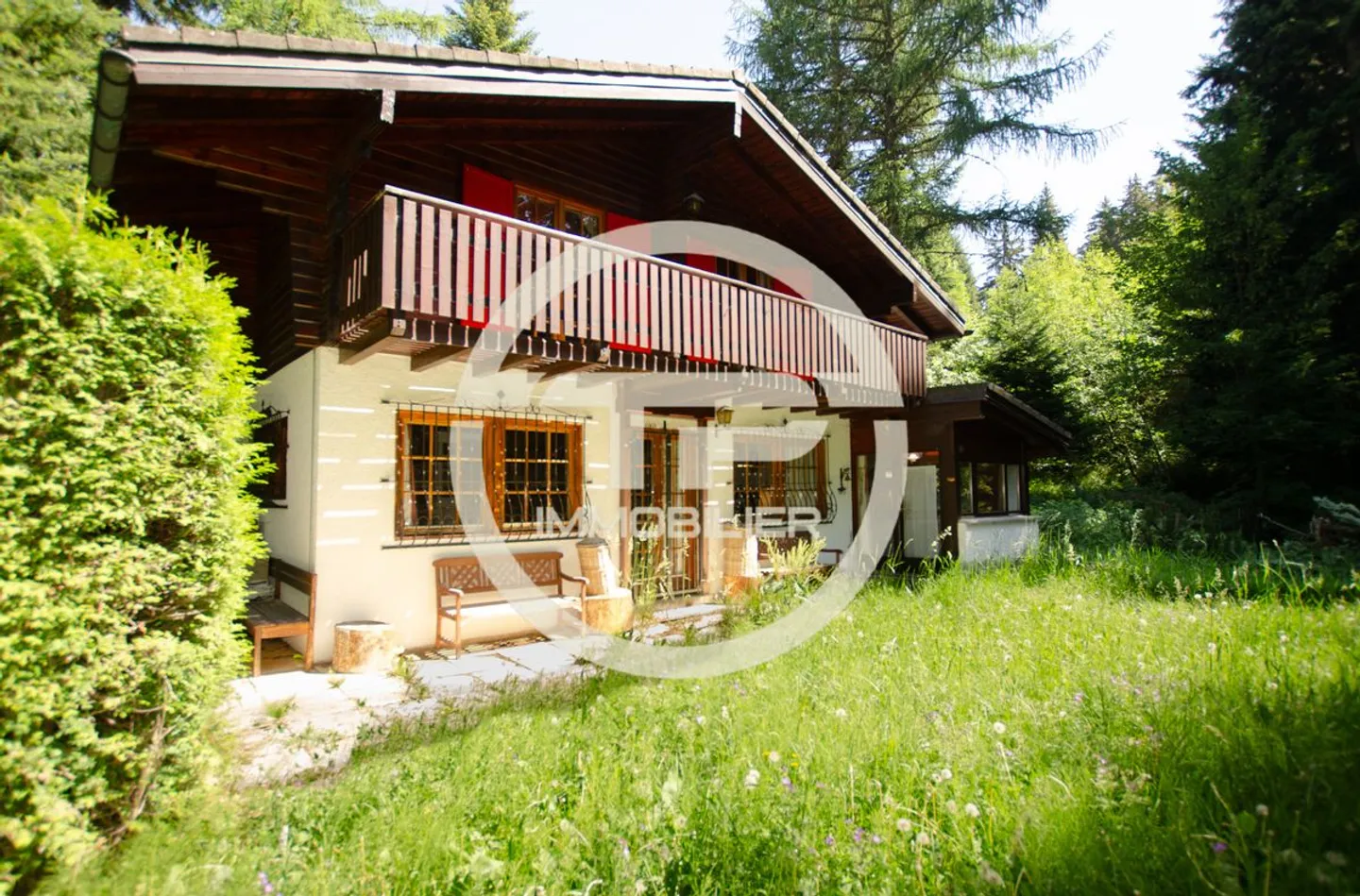 Charming Chalet Surrounded by Nature, Just Minutes from the Heart of Crans - Offering Peace and Serenity / Ref. 1007-677 - Photo 1 of 13
