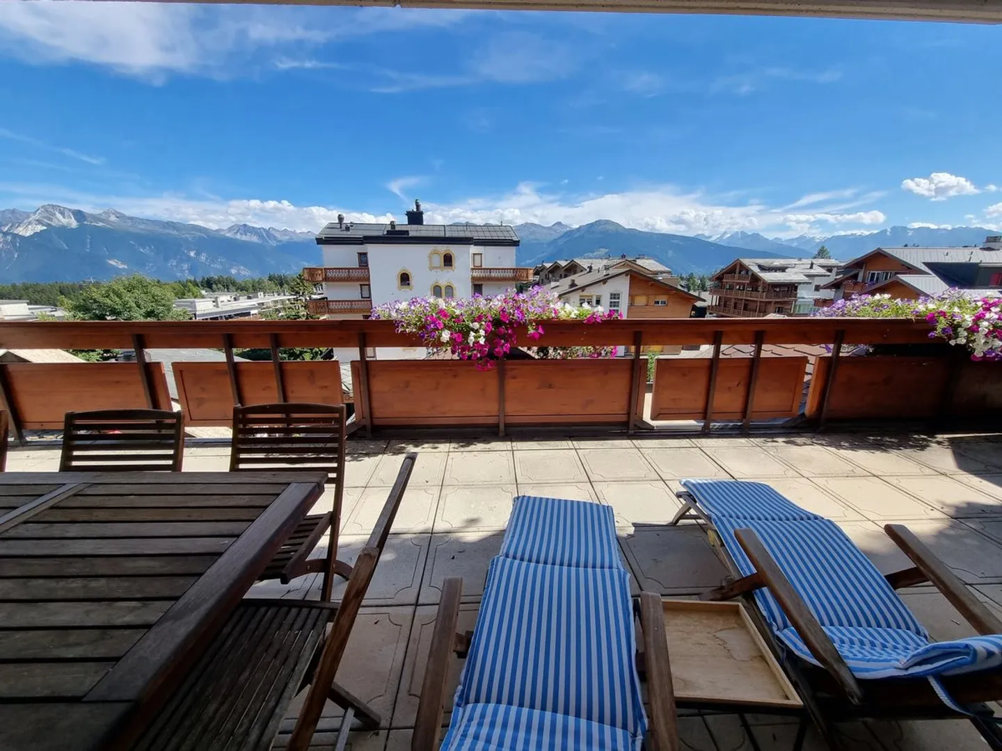 Magnifico appartamento nel centro di Crans con vista mozzafiato - Foto 1 di 1