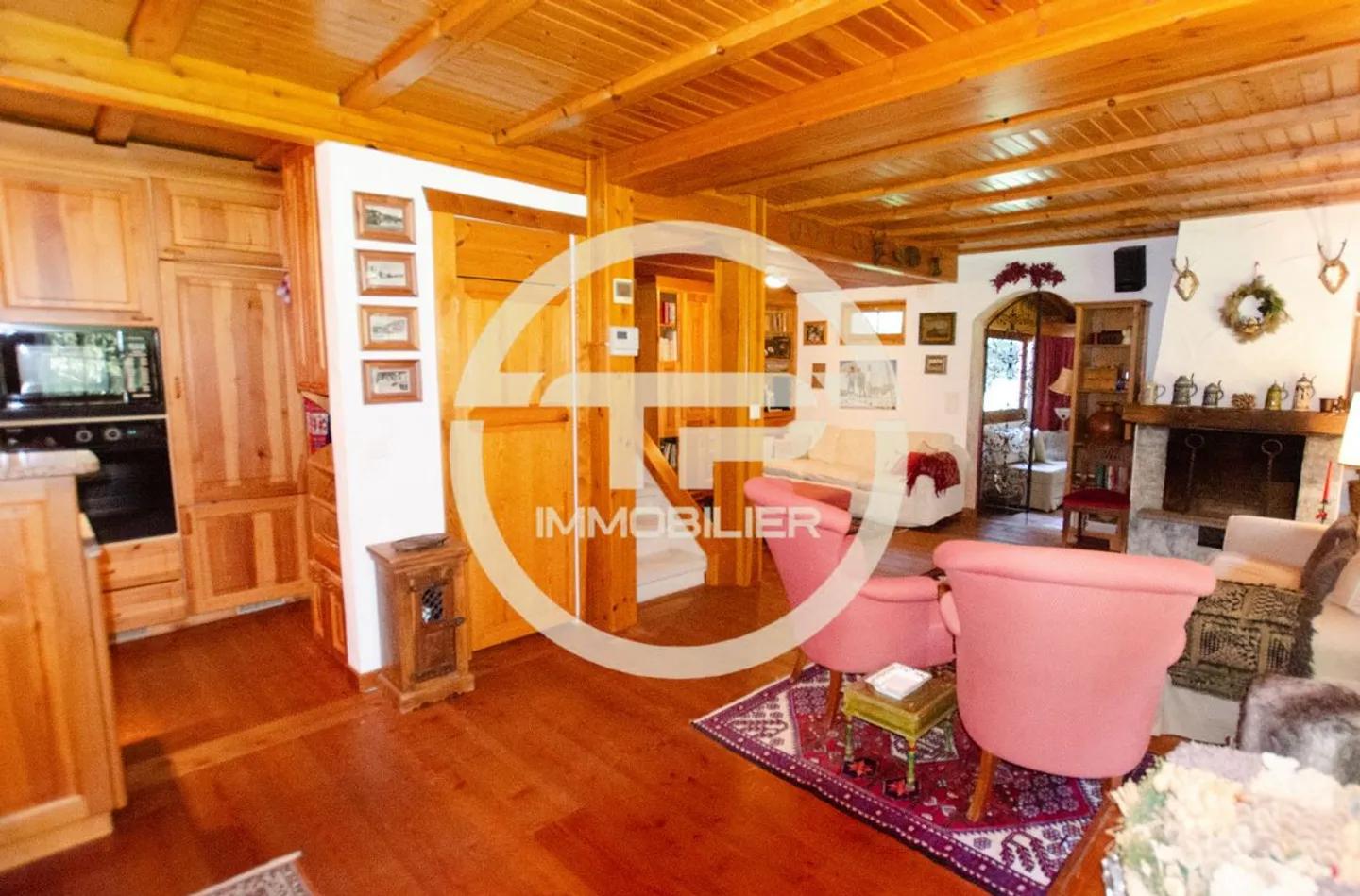 Charming Chalet Surrounded by Nature, Just Minutes from the Heart of Crans - Offering Peace and Serenity / Ref. 1007-677 - Photo 4 of 13